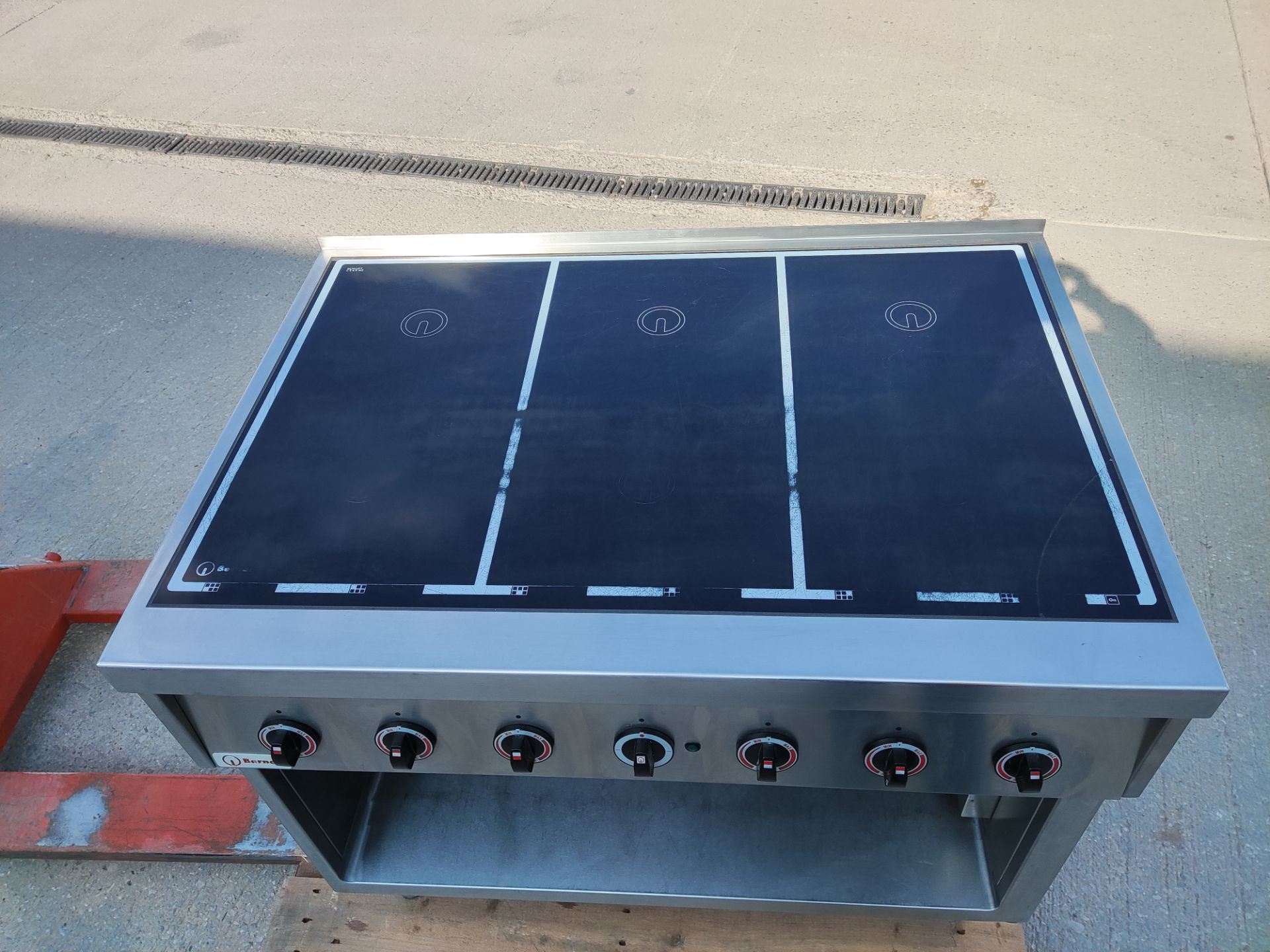 1 x Berner 6 Zone Commercial Induction Cooker with Open Base - 3 Phase - BIH6KTDF30 - RRP £12,500! - Image 18 of 19