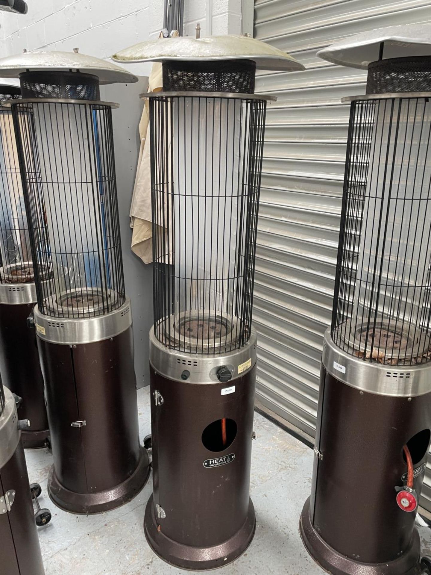 1 x Heat Outdoors Santini Spiral Flame 13.5kW Gas Freestanding Upright Patio Heater - Image 9 of 16