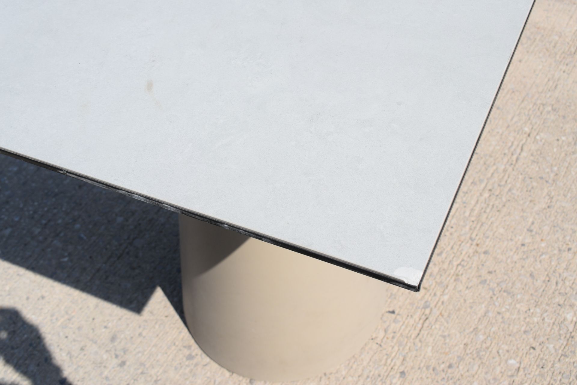 1 x Andreu World Restaurant Table - Suitable for Indoor or Outdoor Use - Dimensions: H74 x W70 x D70 - Image 4 of 5