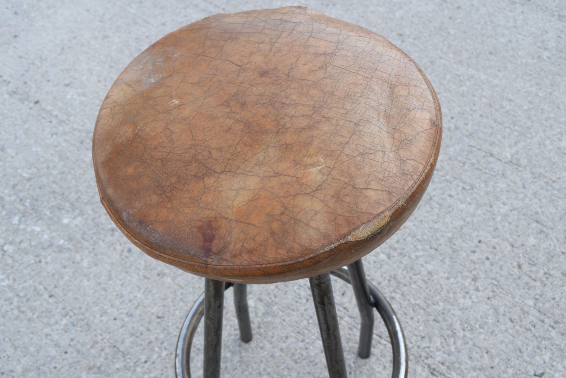 4 x Vintage Industrial Style Bar Stools with Steel Bases, Footrests and Tan Leather Seats - Image 4 of 12