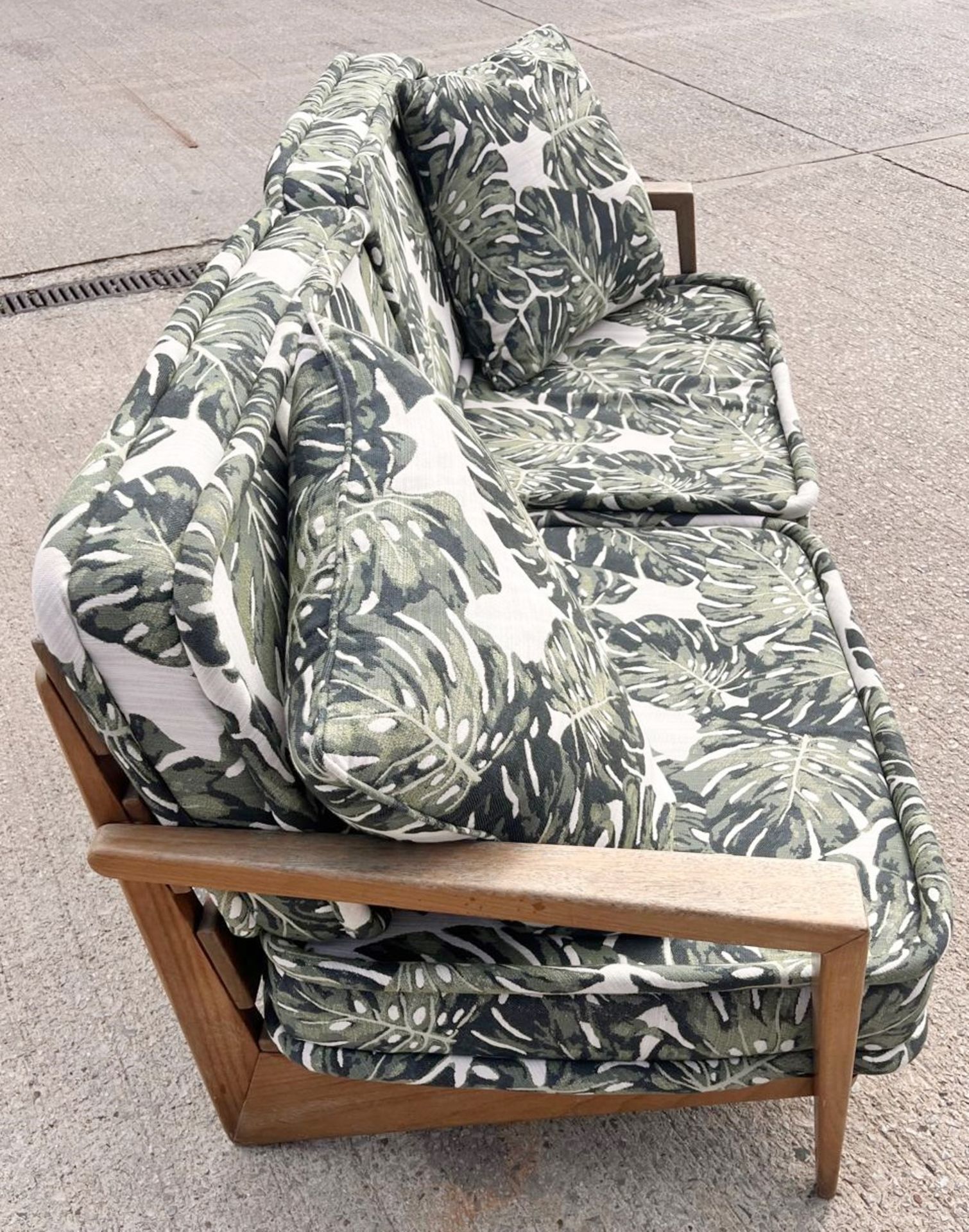 1 x Vintage Mid-Century Low Profile 2-Metre Long Commercial Wooden Conservatory Lounge Sofa - Image 4 of 13