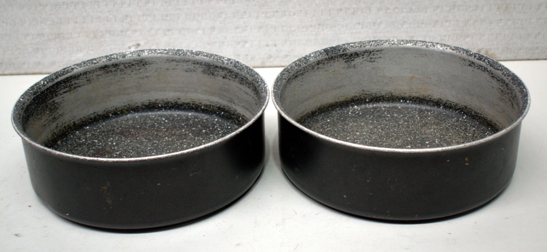 4 x Assorted Kitchen Items - Pan, Cake Tins, Salad Spinner - Image 3 of 11