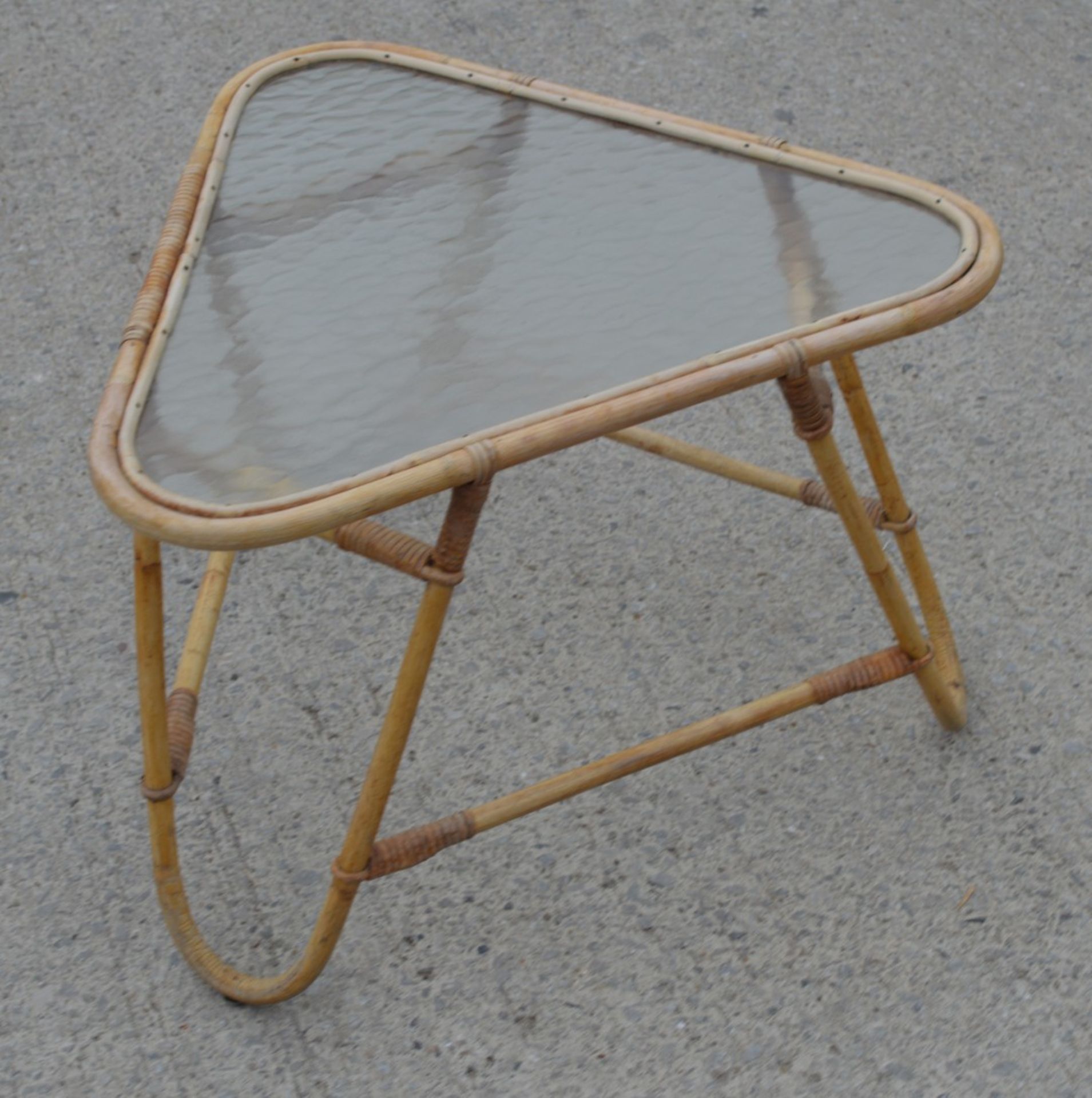1 x Small Triamgular Rattan Conservatory Side Table with Glass Top - Dimensions: H43 x W54 x D69 cms - Image 3 of 7