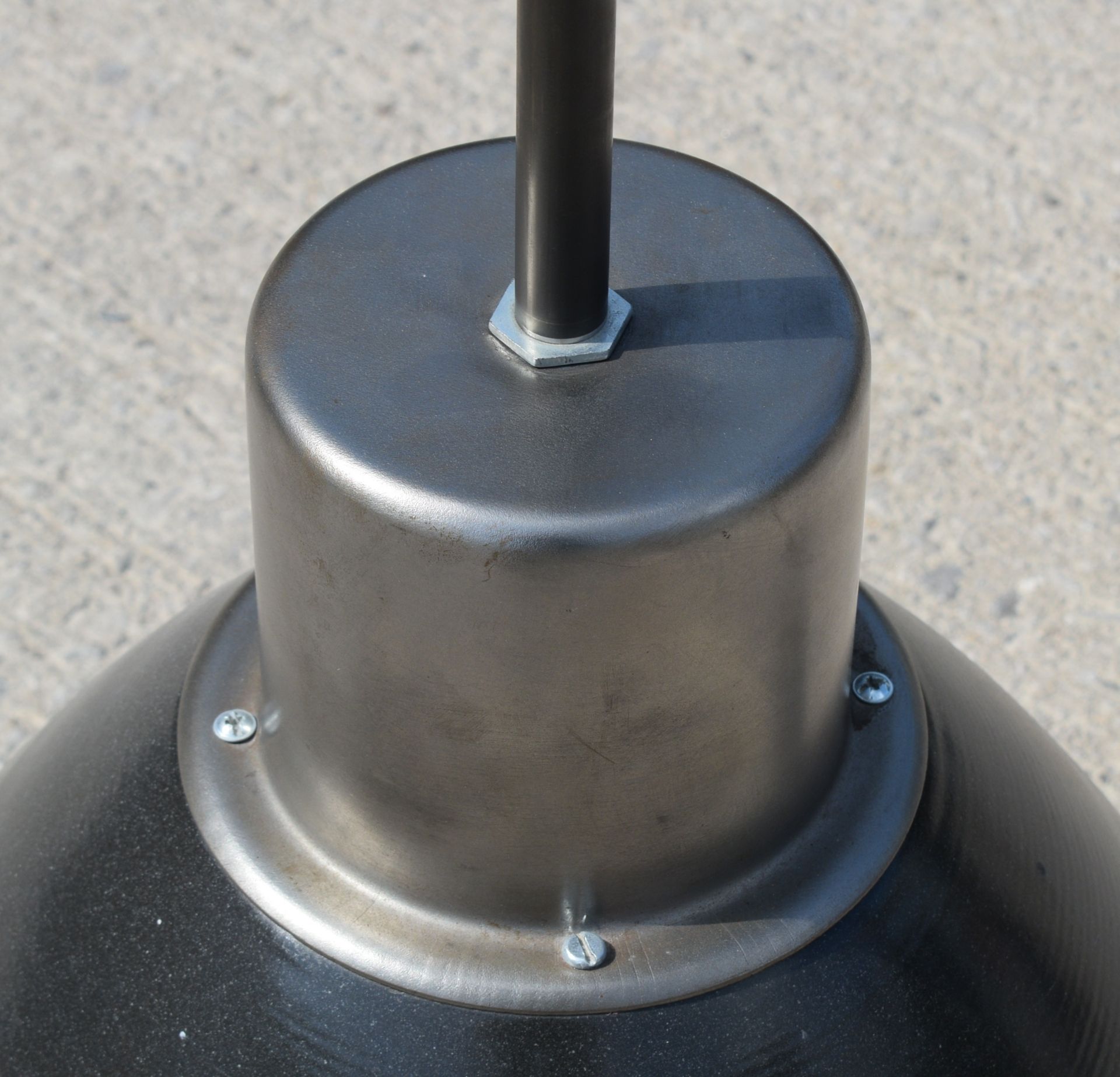 1 x Industrial Factory Suspended Ceiling Light Featuring an Enamel Finish - Dimensions: H53/120 - Image 3 of 6