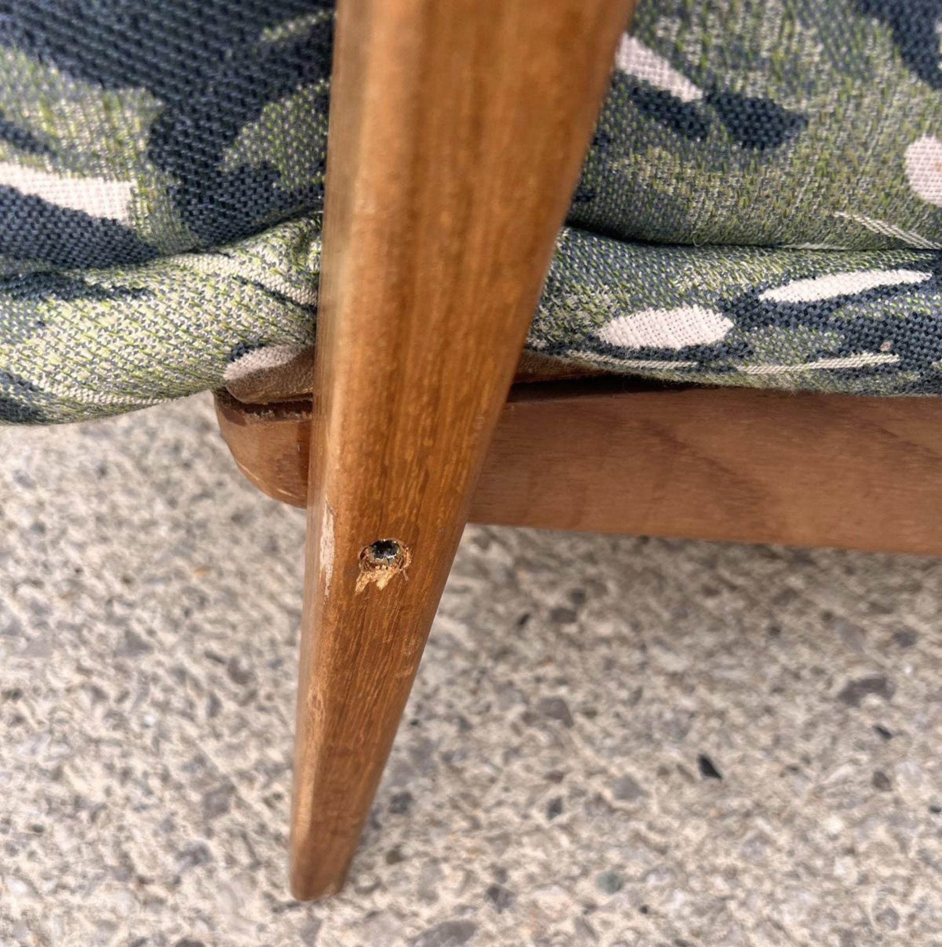 1 x Vintage Mid-Century Low Profile 2-Metre Long Commercial Wooden Conservatory Lounge Sofa - Image 10 of 13