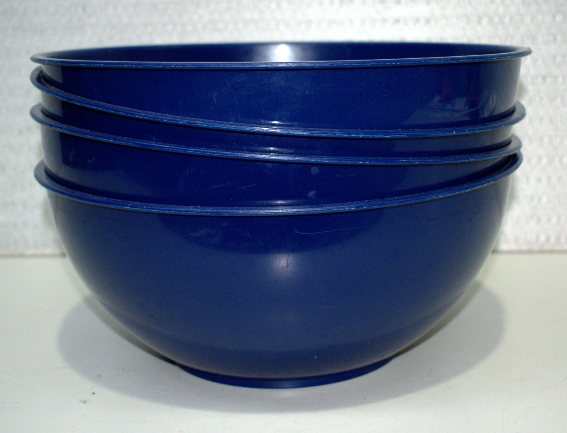 9 x Assorted Bowls - Ceramic and Plastic - Image 4 of 6