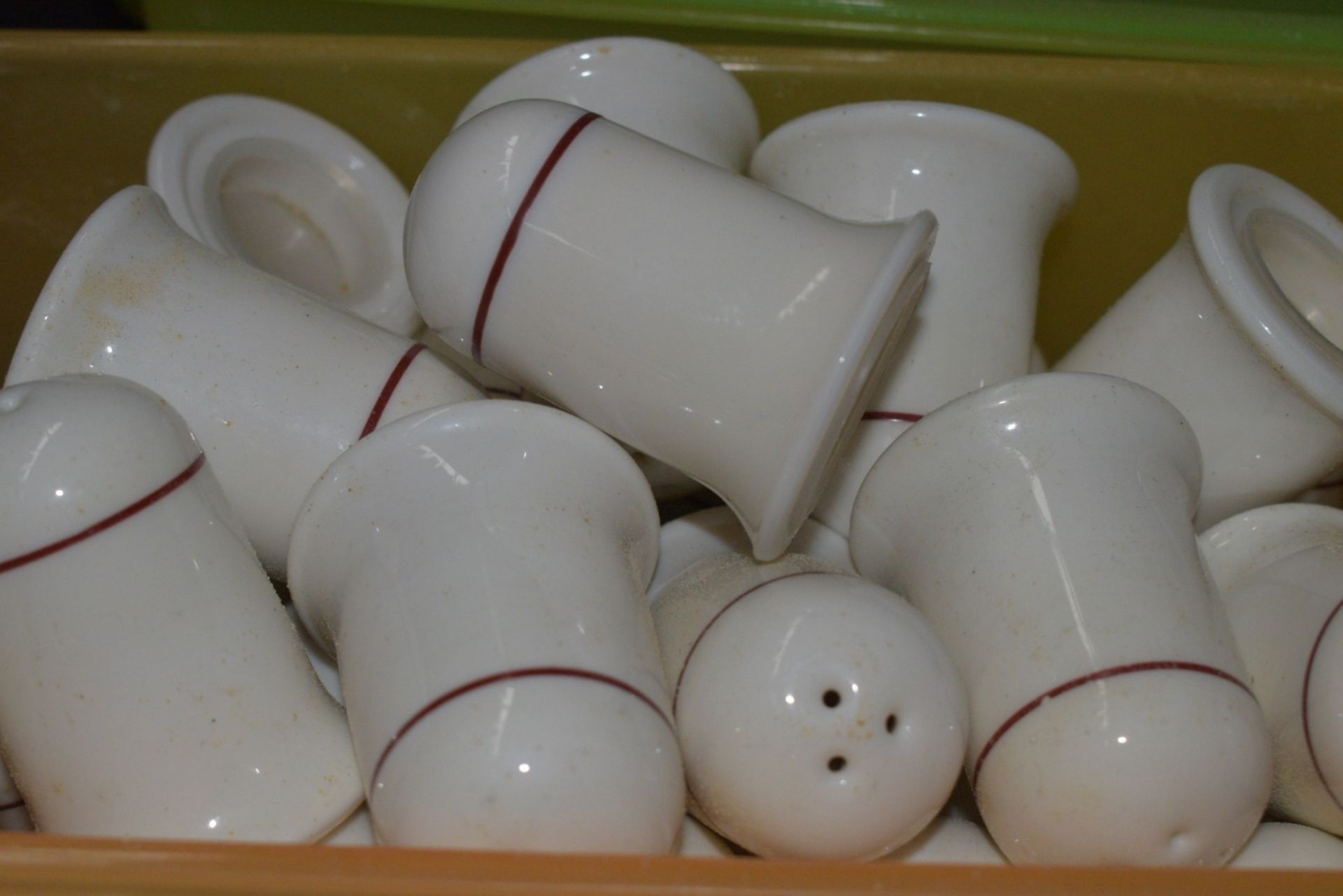 25 x Ceramic Salt Pots - Image 2 of 4