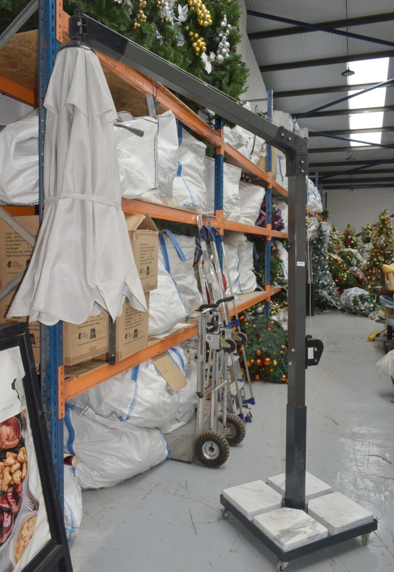 1 x El Vinci Premium 190cm Parasol on Heavy Duty Castors - Features a Winch Handle to Operate - Image 7 of 12