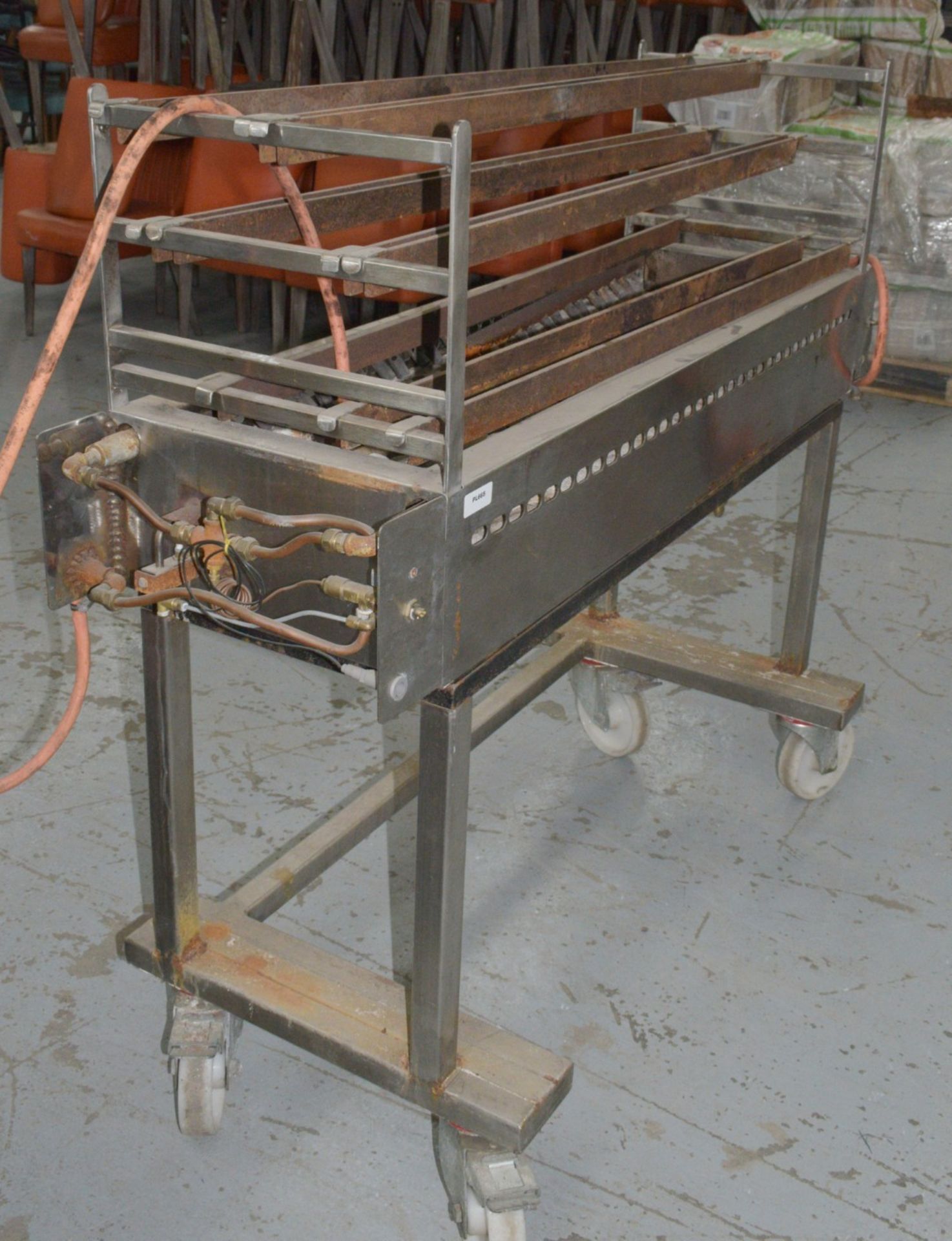 1 x Charcoal Kebab / Meat Grill - Gas Powered - Image 5 of 15