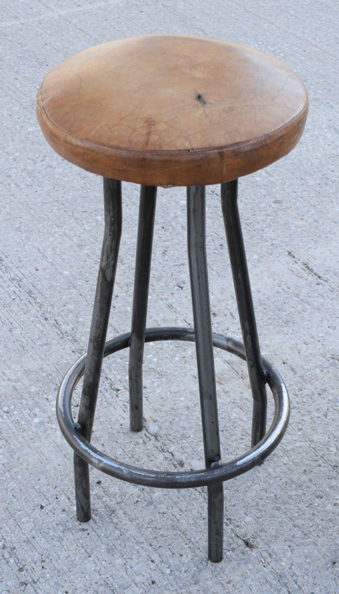 4 x Vintage Industrial Style Bar Stools with Steel Bases, Footrests and Tan Leather Seats - Image 9 of 12