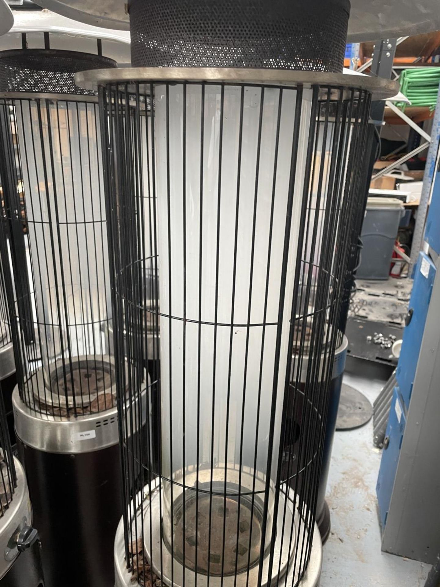 1 x Heat Outdoors Santini Spiral Flame 13.5kW Gas Freestanding Upright Patio Heater - Image 14 of 16