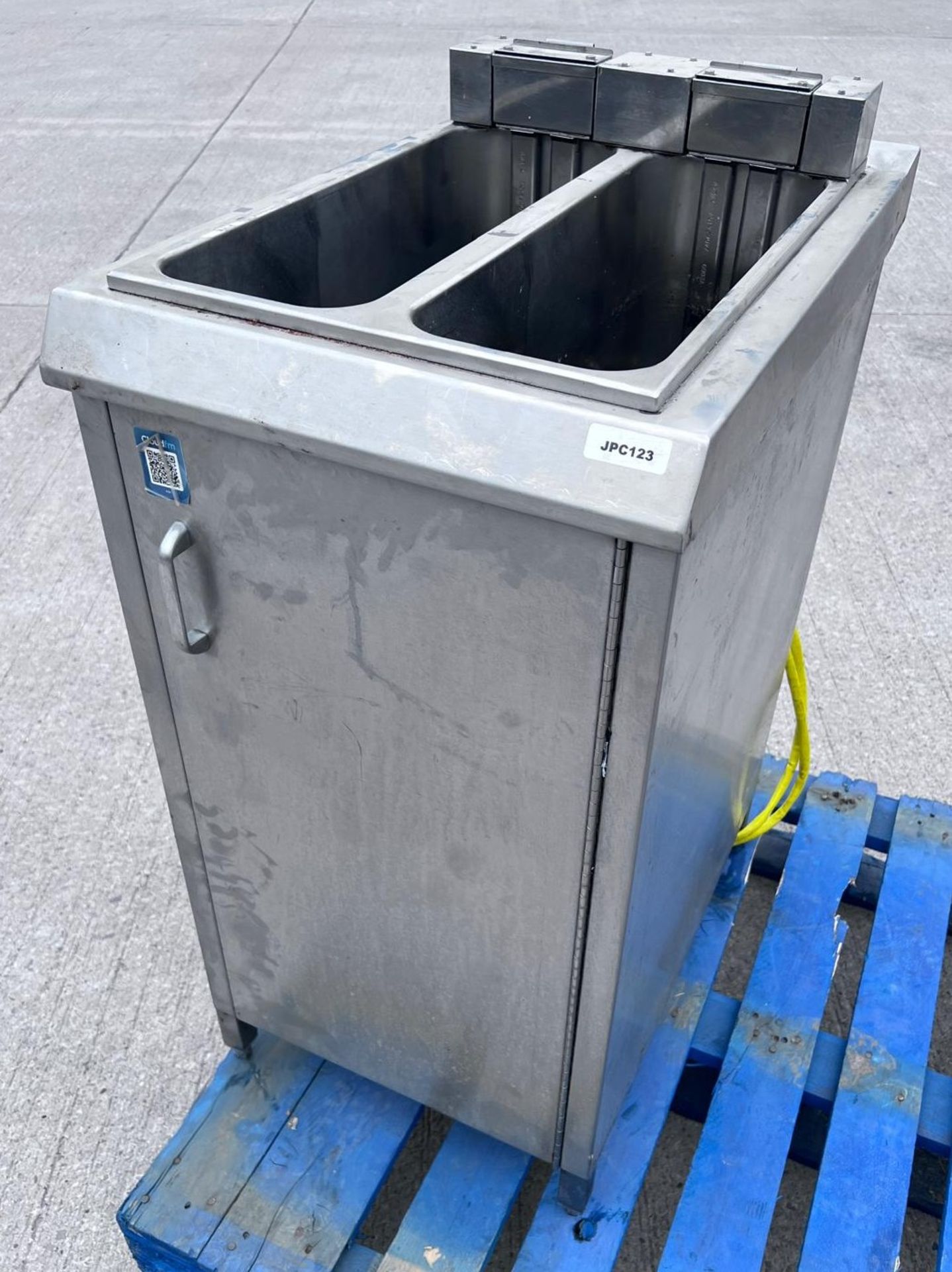 1 x Twin Tank Electric 3 Phase in a Stainless Steel Single Door Cabinet - Dimensions: H100 x W47 - Image 7 of 11