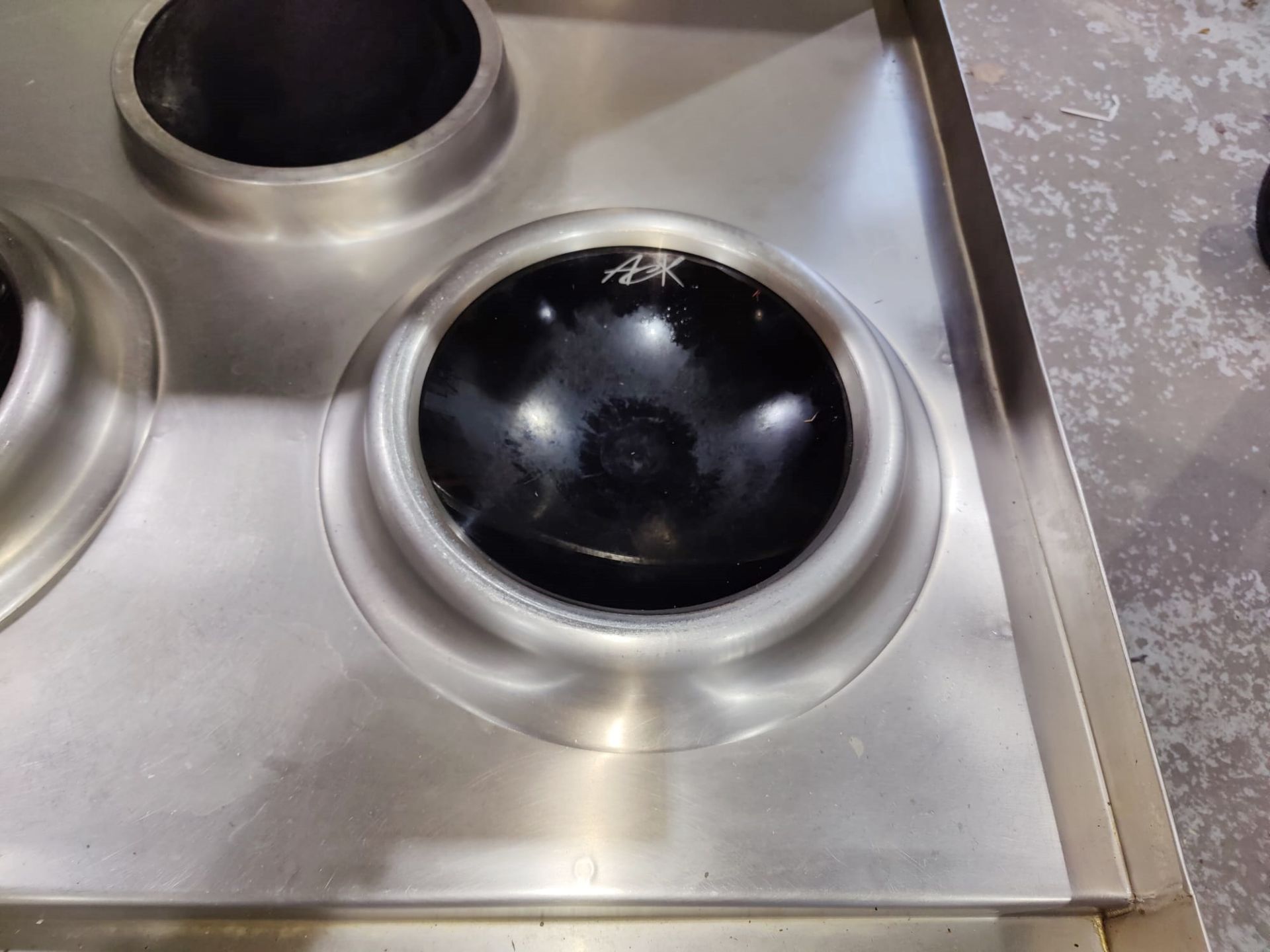 1 x ACK Manufacturing INDUCTION WOK For Commercial Kitchens - Dimensions: H83 x W218 x D97 cms - Image 4 of 20