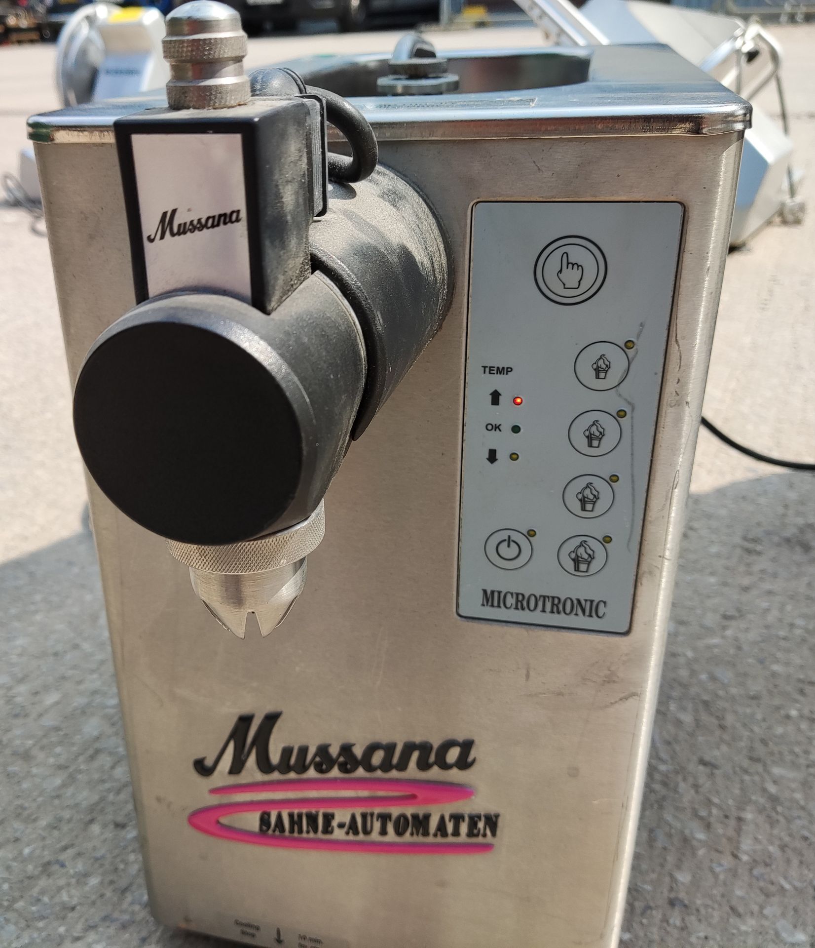 1 x HANS KRATT Mussana Pony Whipped Cream Machine - RRP £2,699.00 - Image 2 of 14
