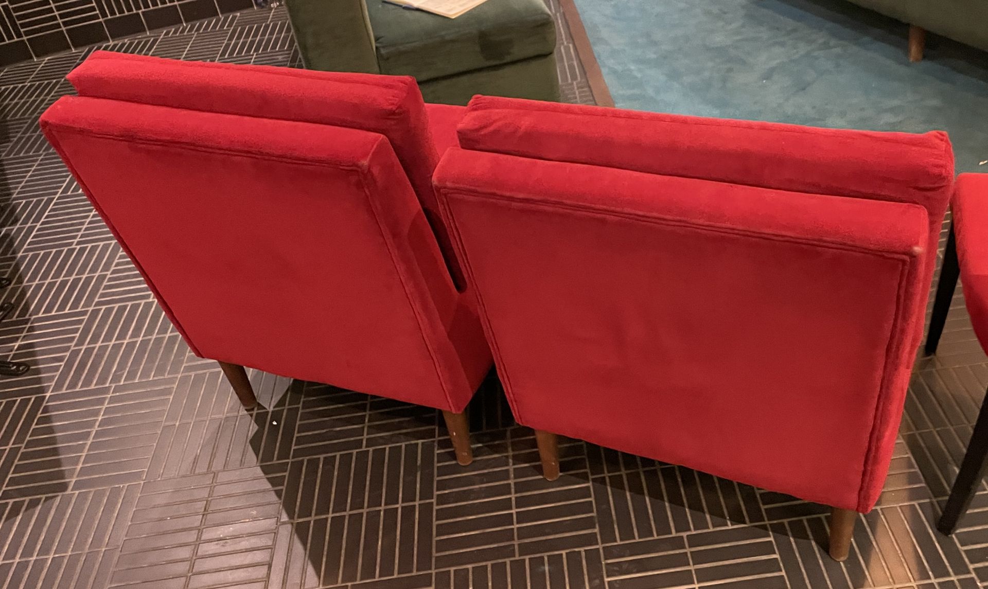 2 x Contemporary Lounge Chairs in Red - Dimensions: H43/80 x W67 x D68 cms - Image 3 of 6