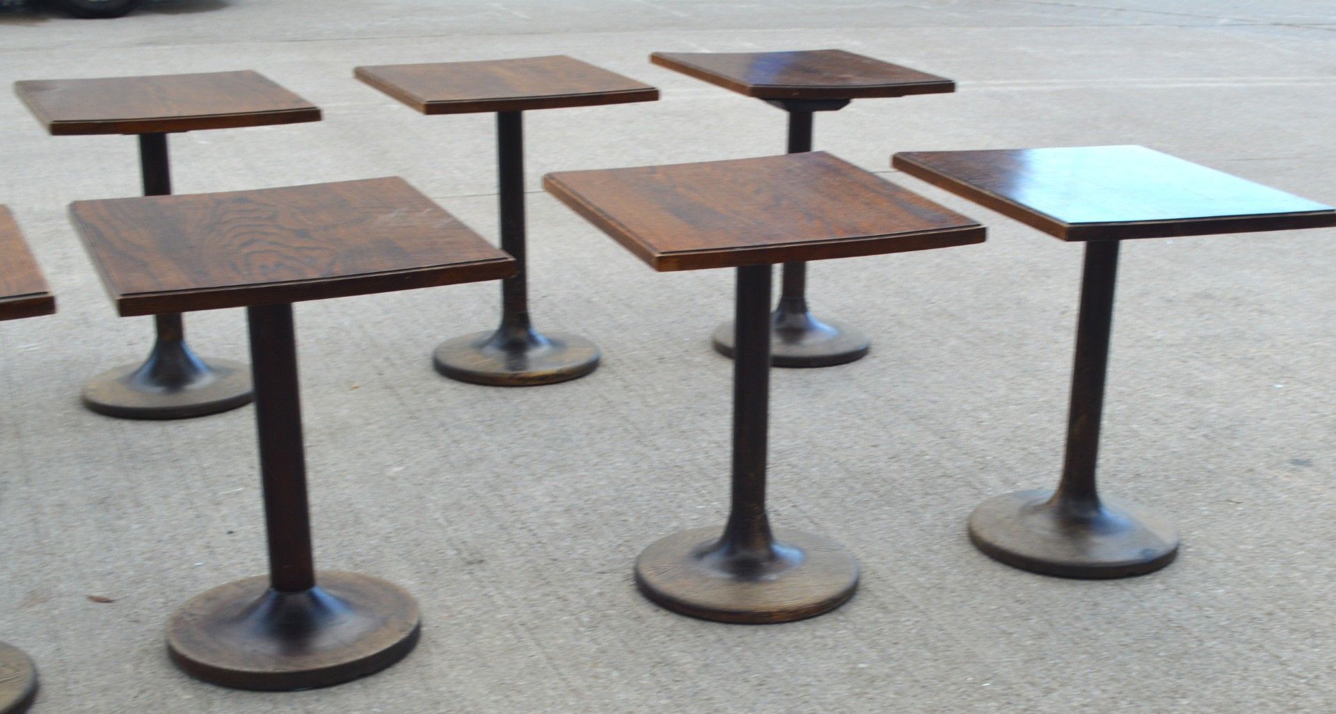 1 x Restaurant Dining Table - Oak Wooden Top with Wooden Pedestal Base - Dimensions: H76 x W70 x D60 - Image 11 of 20