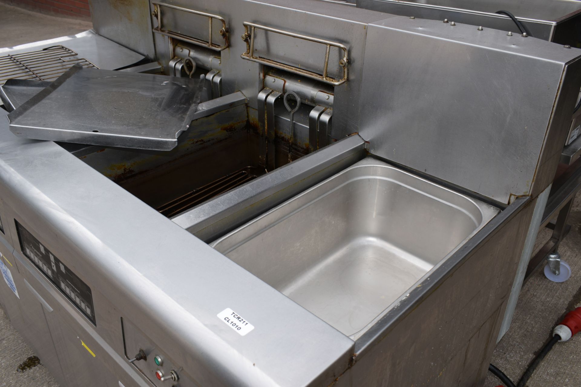 1 x Frymaster Twin Double Tank Electric 3 Phase Fryer with Built in Filtration and Chip Warmers - Image 5 of 14