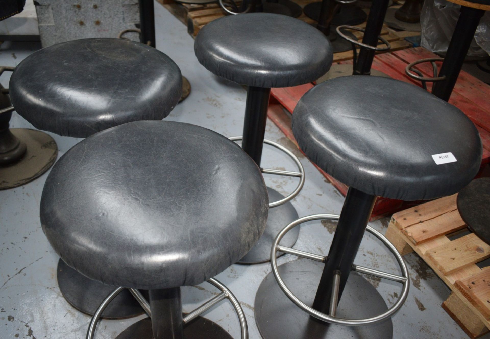 4 x Bar Stools Featuring Round Black Leather Seats and Chrome Footrests - Dimensions: H80 x W43 - Image 5 of 9