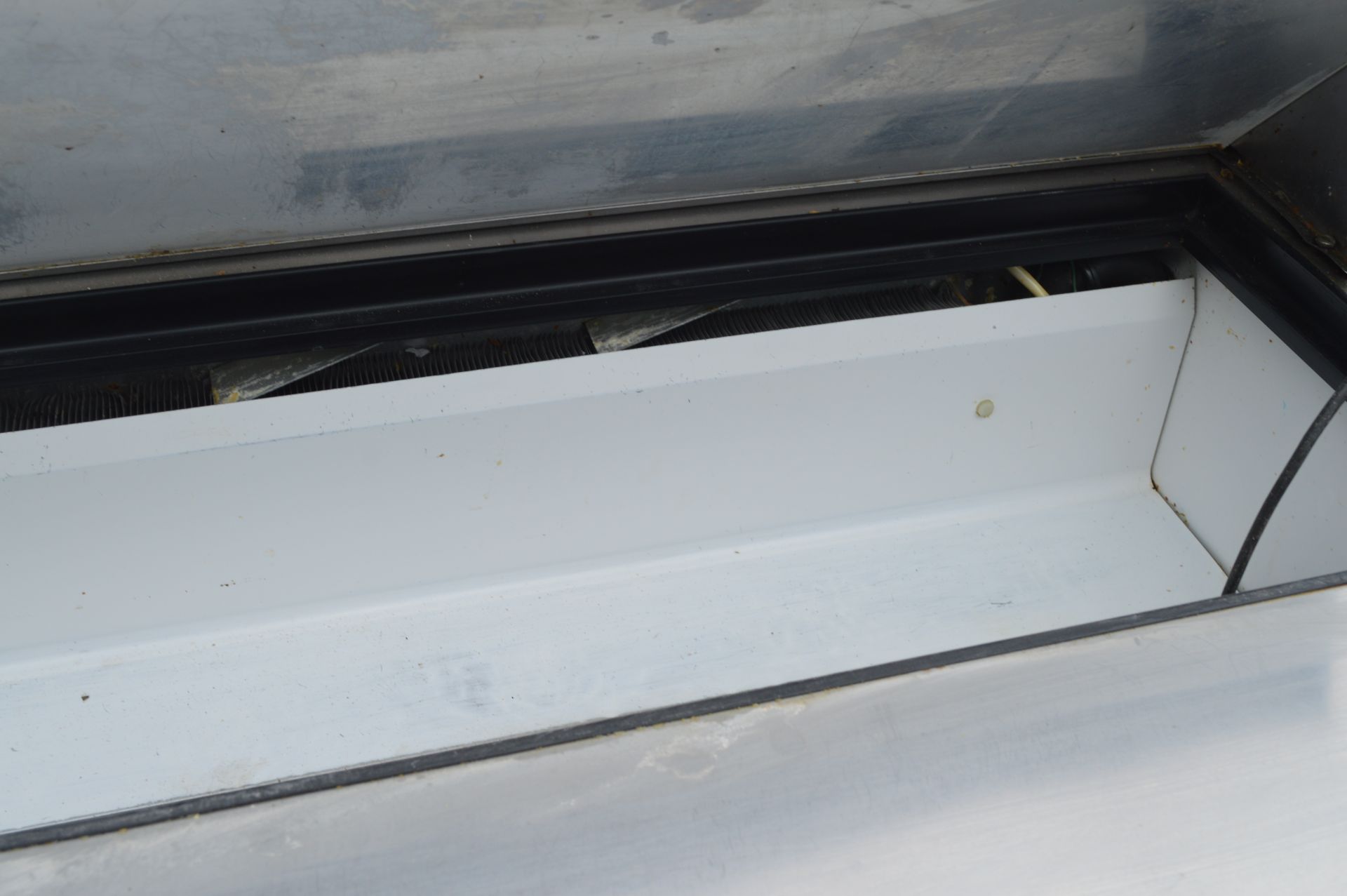 1 x True Refrigeration Two Door Prep Fridge with Pizza Topper - See Description - H112 x W158 x - Image 4 of 17