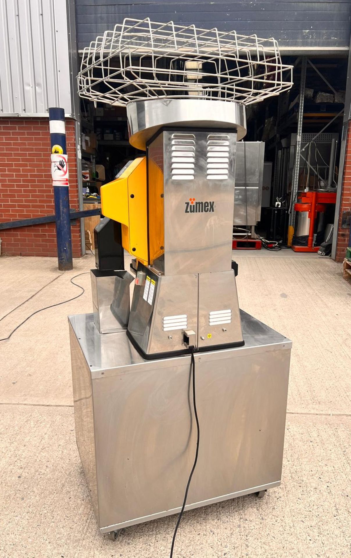 1 x Zumex Speed S plus Self-Service Podium Juicer - Image 19 of 22