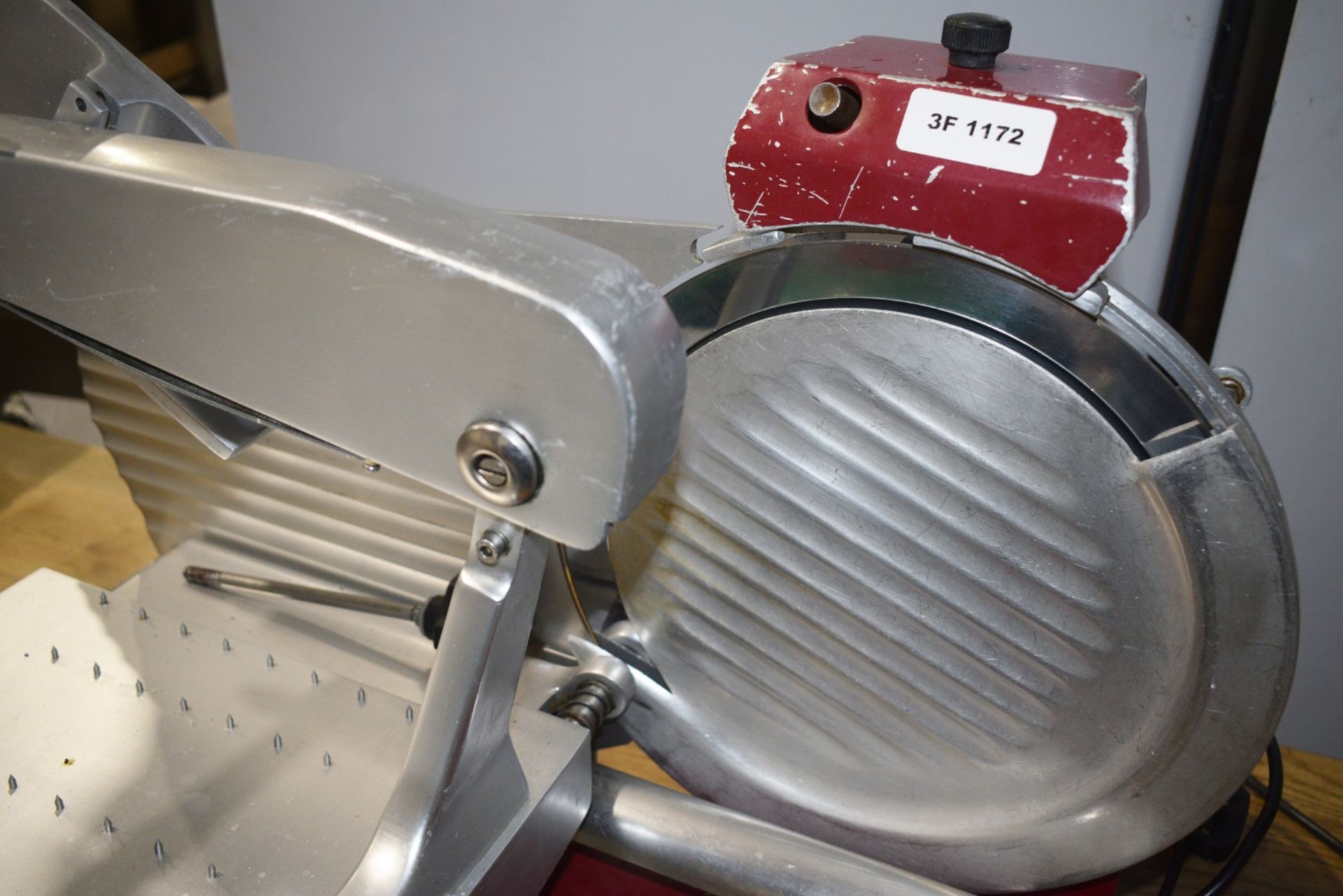1 x FAC Vertical 300mm Meat Slicer - Model: F300TS-V - 240v - Ref: 1172 - Image 8 of 8