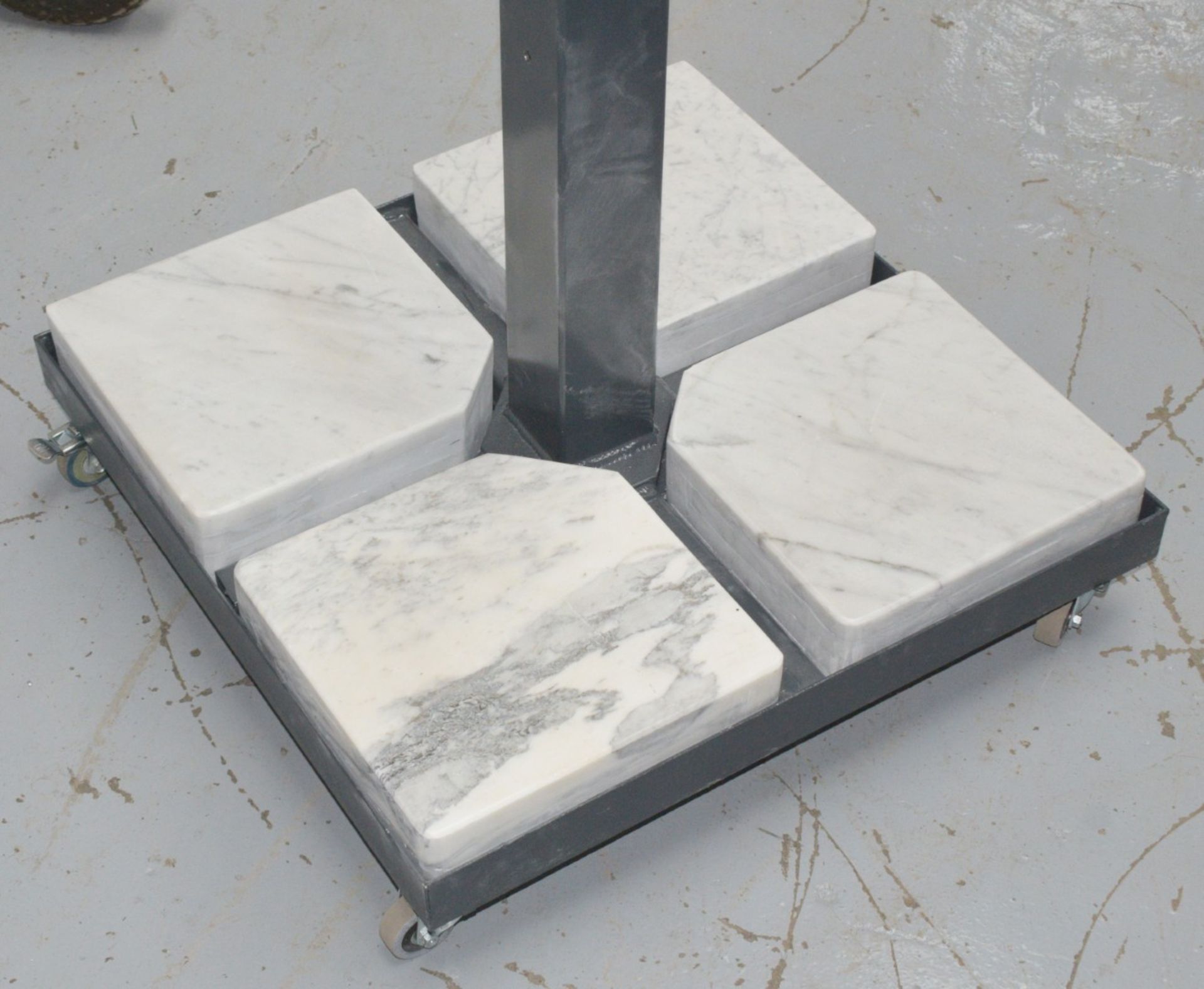 1 x El Vinci Premium 190cm Parasol on Heavy Duty Castors - Features a Winch Handle to Operate - Image 10 of 12