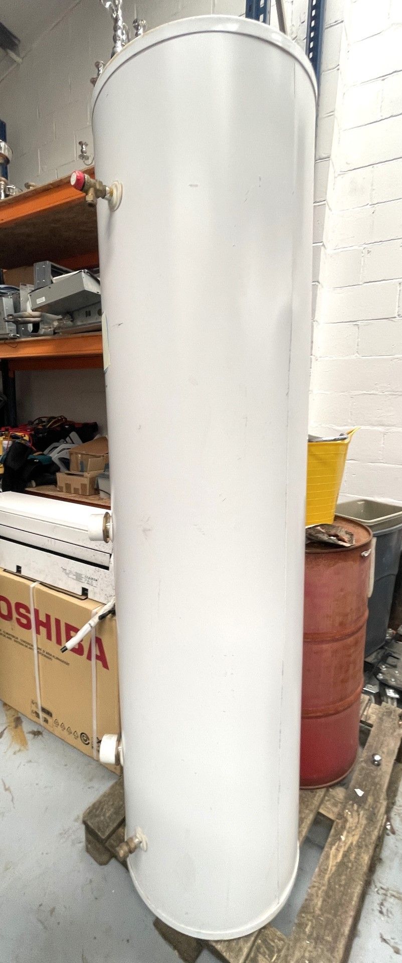 1 x World Heat Superflow Unvented Hot Water 300 Litre Storage Cylinder - Model: 300DSSFLOW - Image 2 of 10