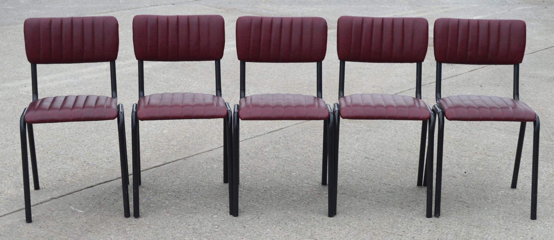 6 x Vintage Red Ribbed Style Faux Leather Dining Chairs - Dimensions: H80 x W43 x D45 cms - Image 2 of 8