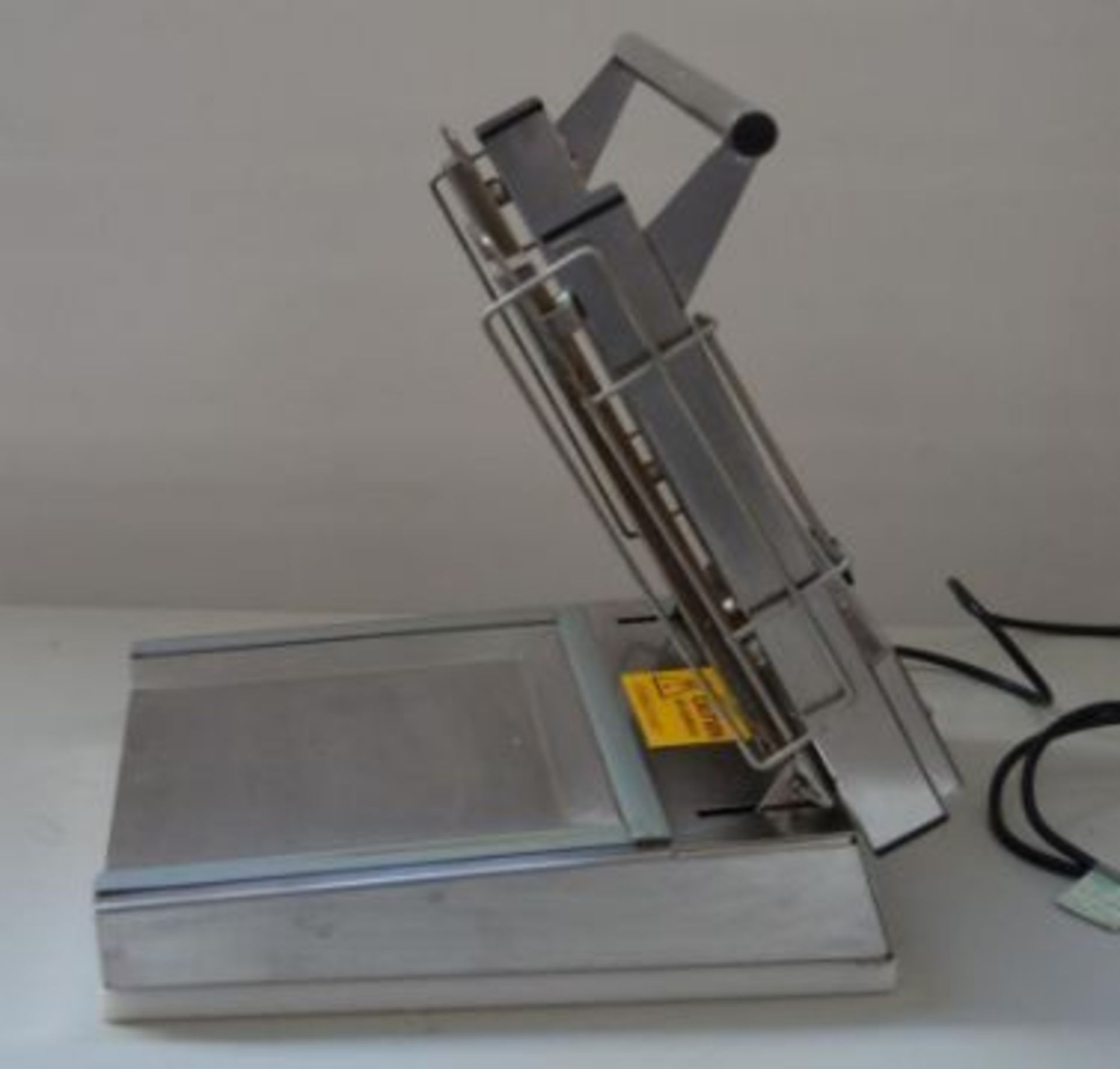 1 x Mistral 350 Fish Packaging and Thermtop Packaging Machine - For Sealing Fish and Other Meats - Image 2 of 4