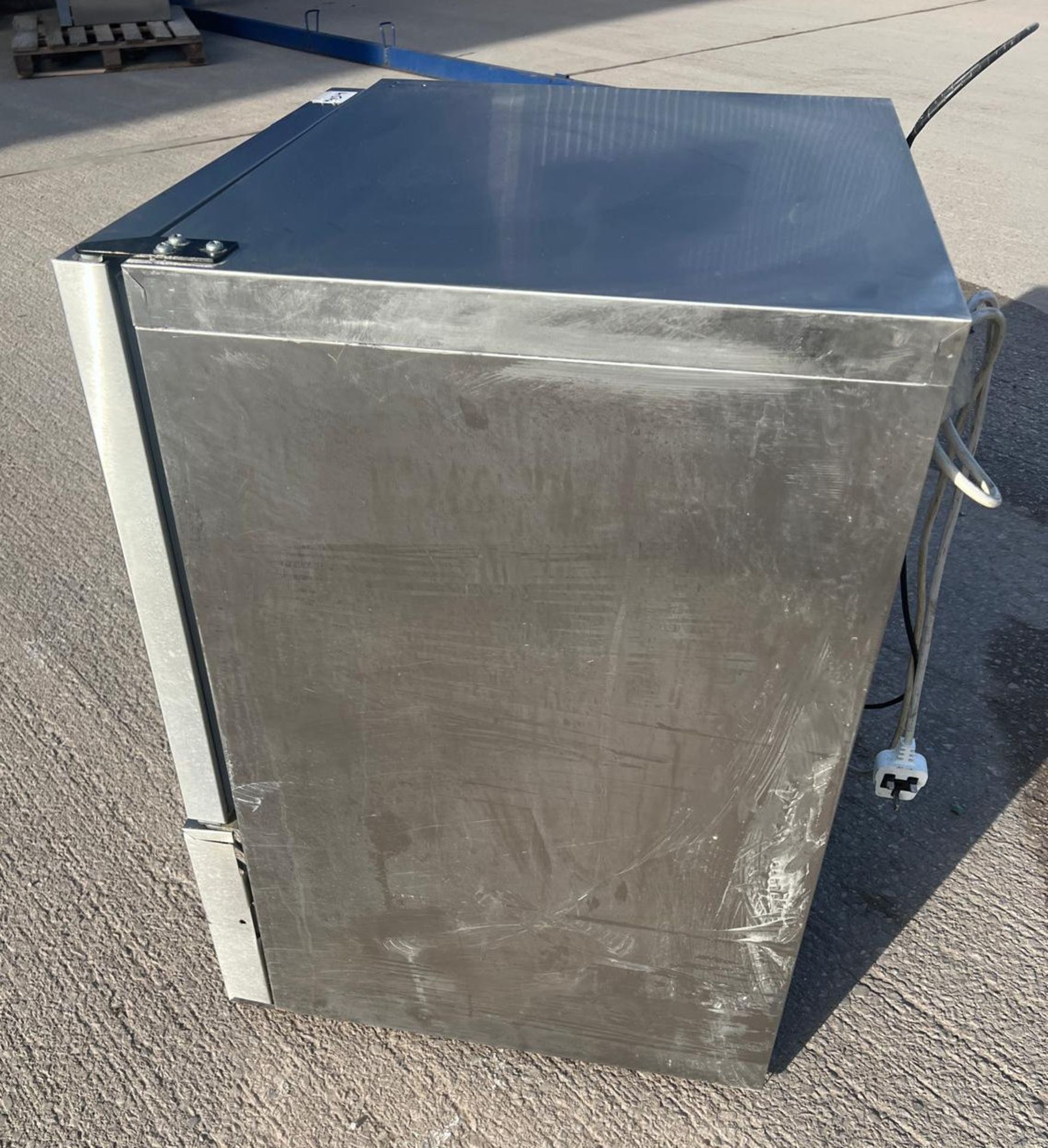 1 x WILLIAMS H5Uc-Wb Single Door Under-Counter Stainless Commercial Fridge - Image 5 of 16