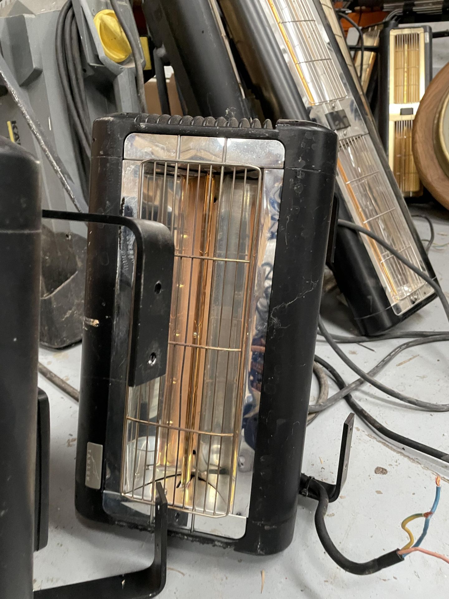 7 x Tansun Sorrento Infrared Outdoor Table Heaters - 2000w 230v IP25  - Model 220IP - RRP £2,000 - Image 3 of 9