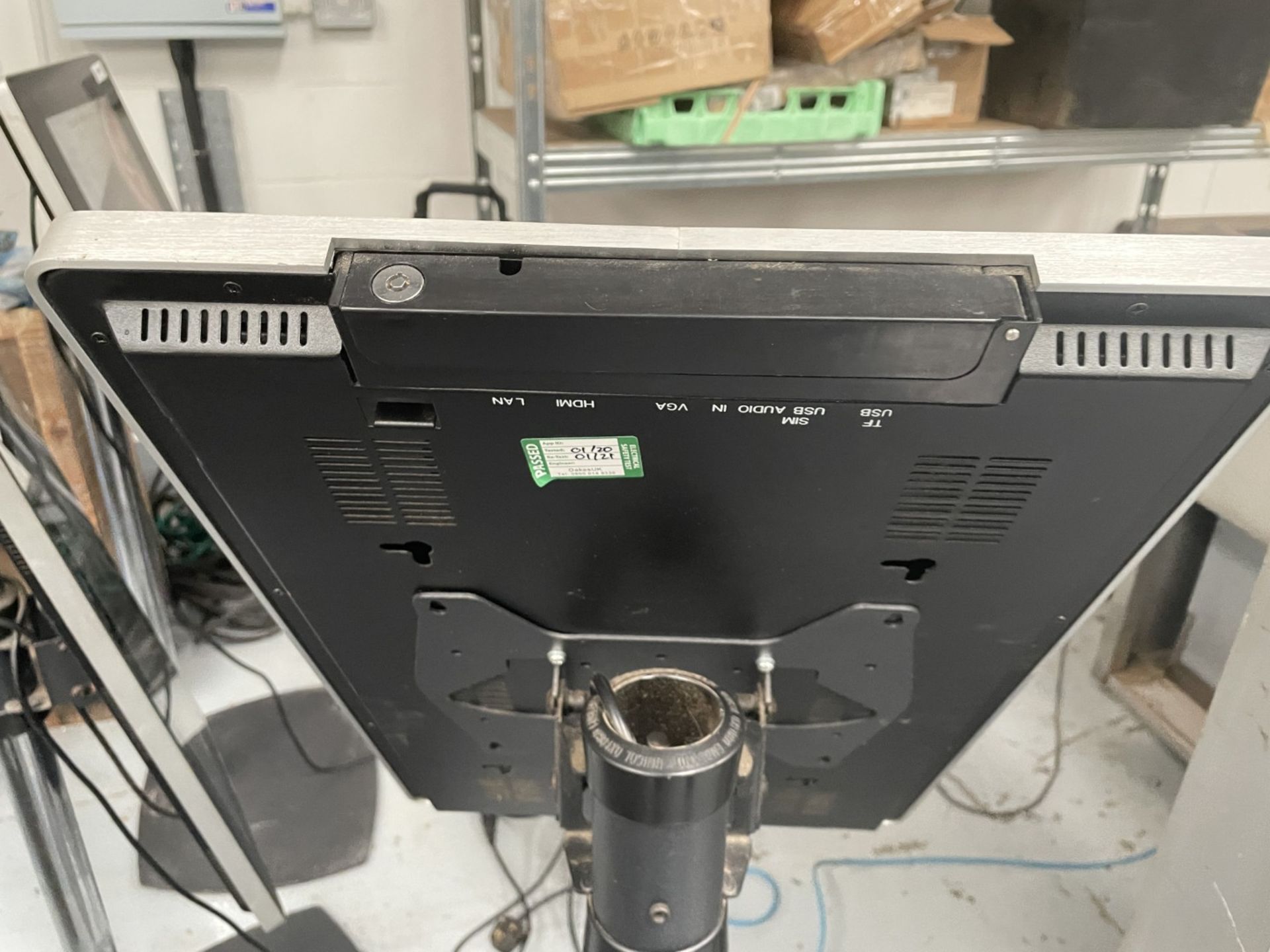 1 x Digital Advertisement Signage Screen with Audio and WiFi - Powered by Android - Floor Mounted - Image 2 of 7