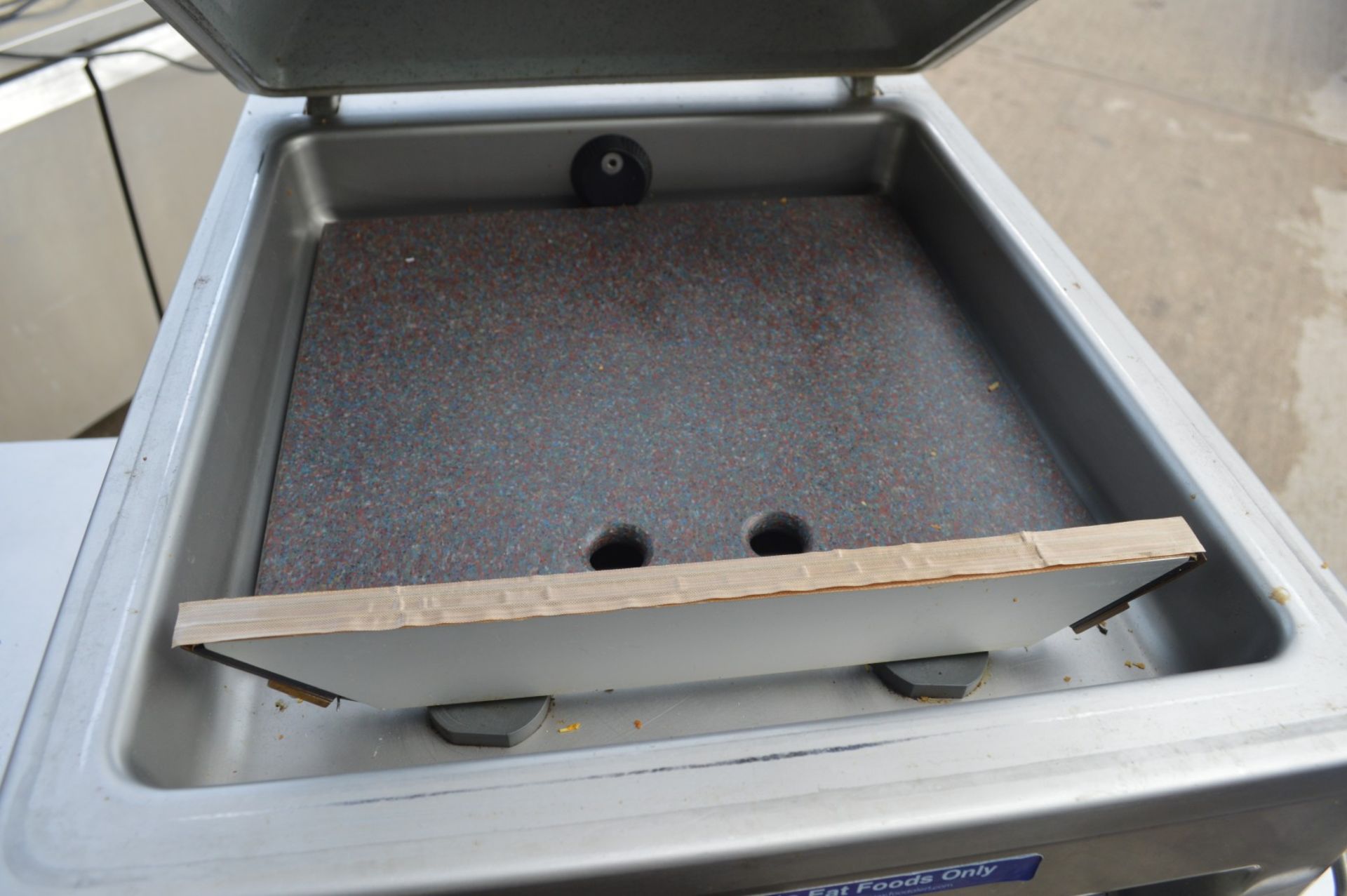 1 x Multivac Vacum Packer Machine - 240v - Dimensions: H96 x W40 x D50 cms - Image 7 of 7