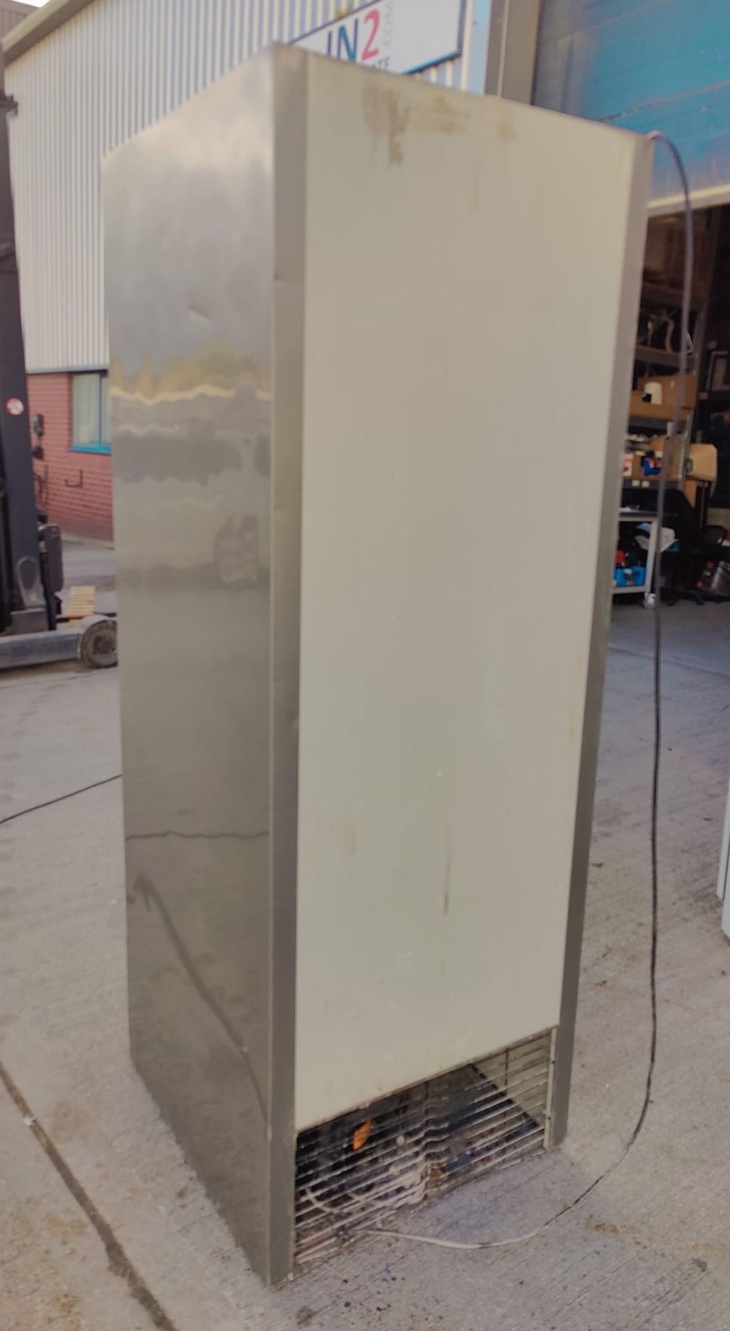 1 x Polaris Upright Single Door Commercial Fridge - Model: LLP 70 TN - Dimensions: H204 x W70 x - Image 3 of 10