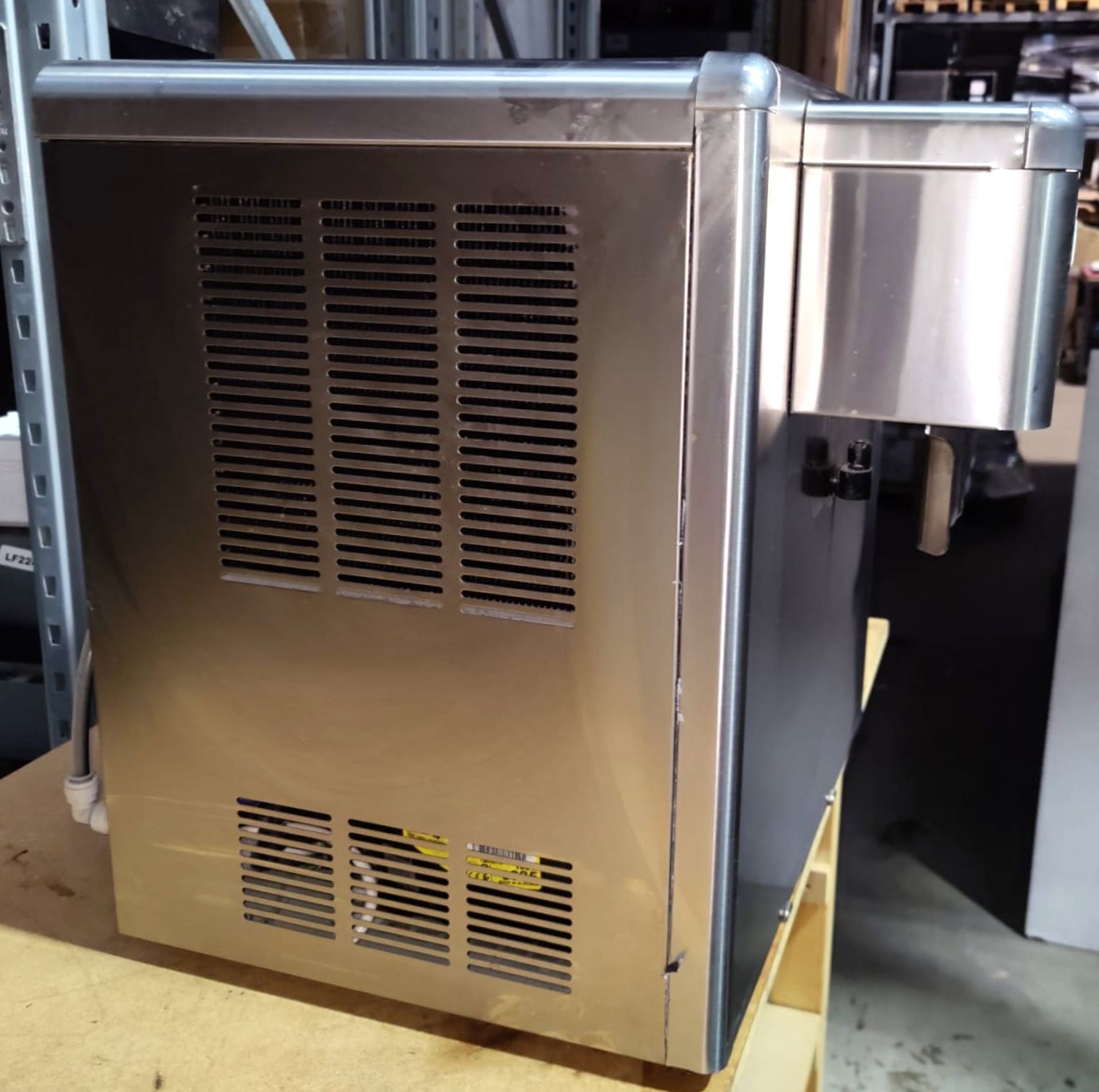 1 x Cosmetal Niagara Top 120 Filtered Drinking Water Dispenser For Bars and Restaurants - Image 2 of 5