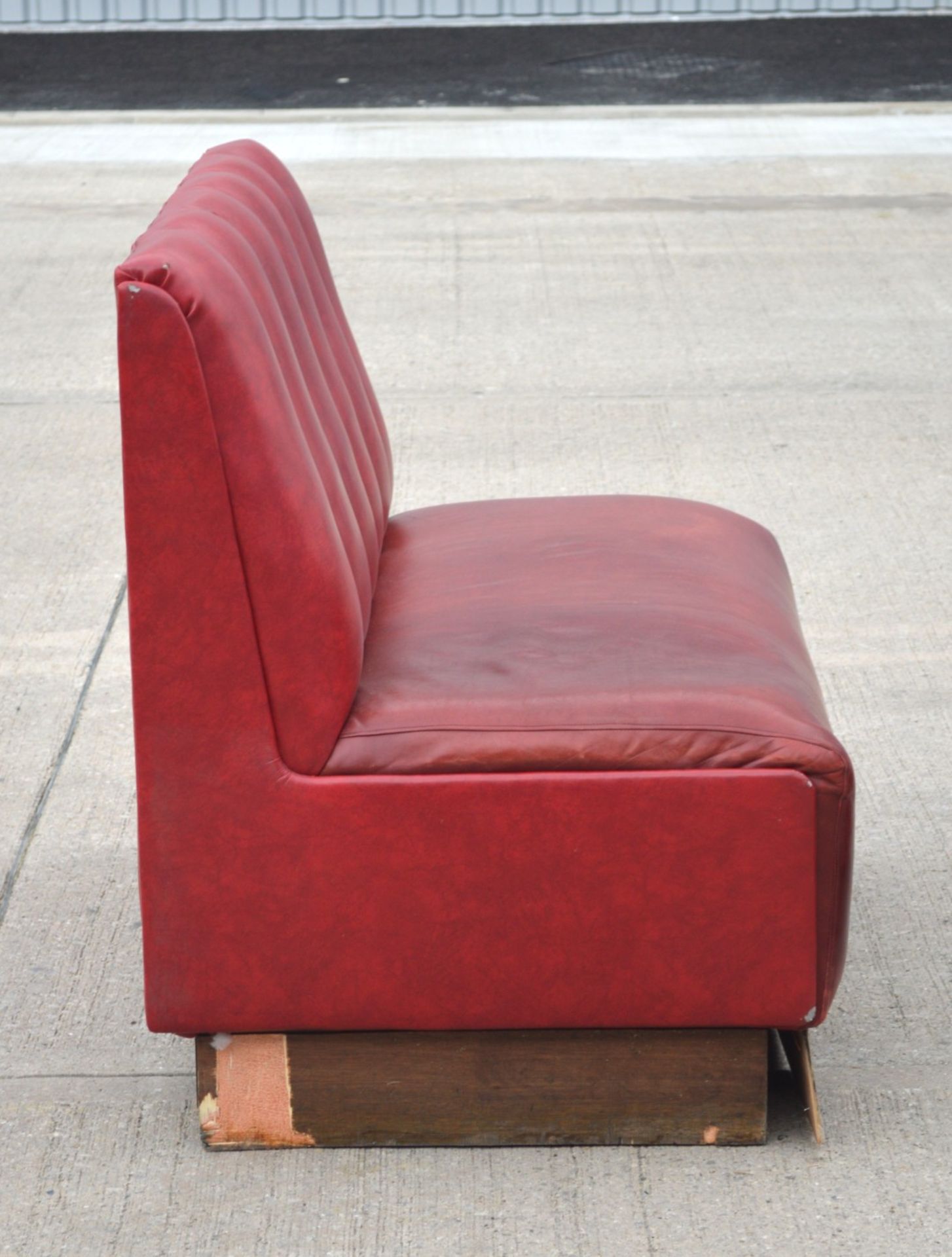 1 x Collection of Restaurant / Bar Seating Booths Suitable for Upto 8 Persons - Deep Red Faux - Image 6 of 15