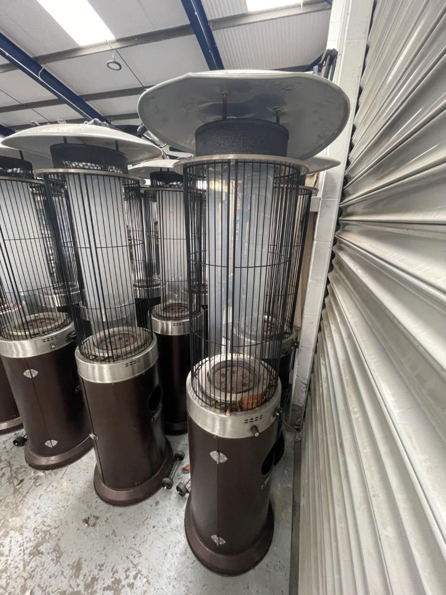 1 x Heat Outdoors Santini Spiral Flame 13.5kW Gas Freestanding Upright Patio Heater - Image 5 of 16