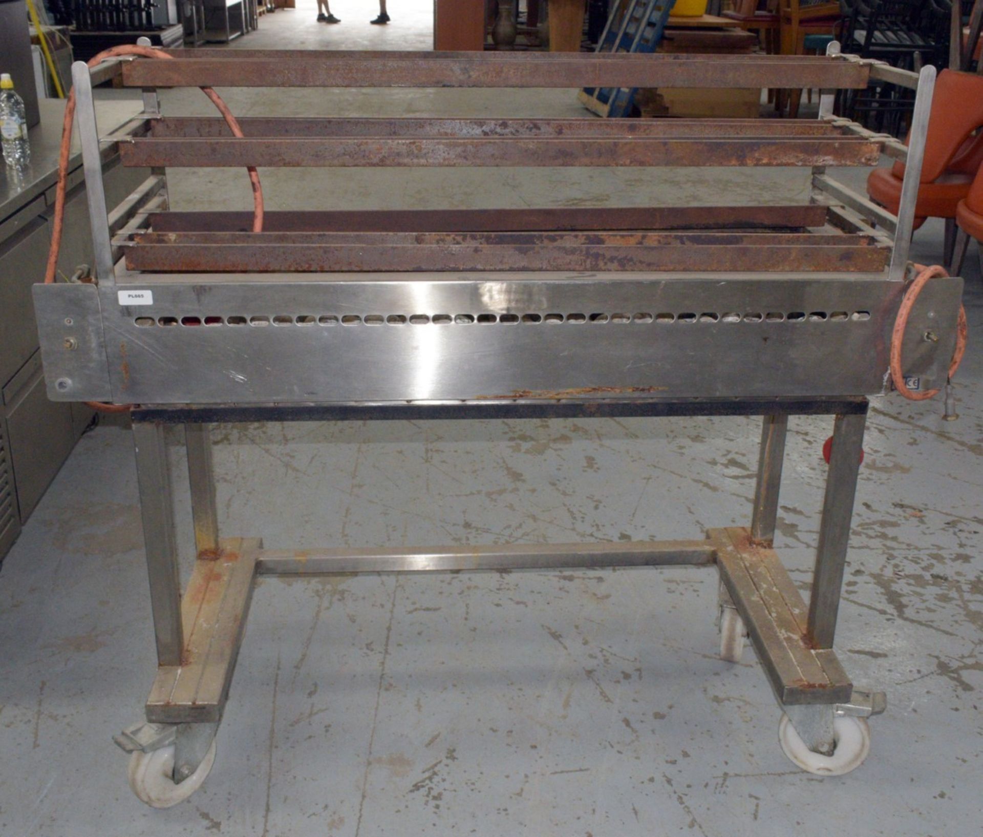 1 x Charcoal Kebab / Meat Grill - Gas Powered - Image 2 of 15