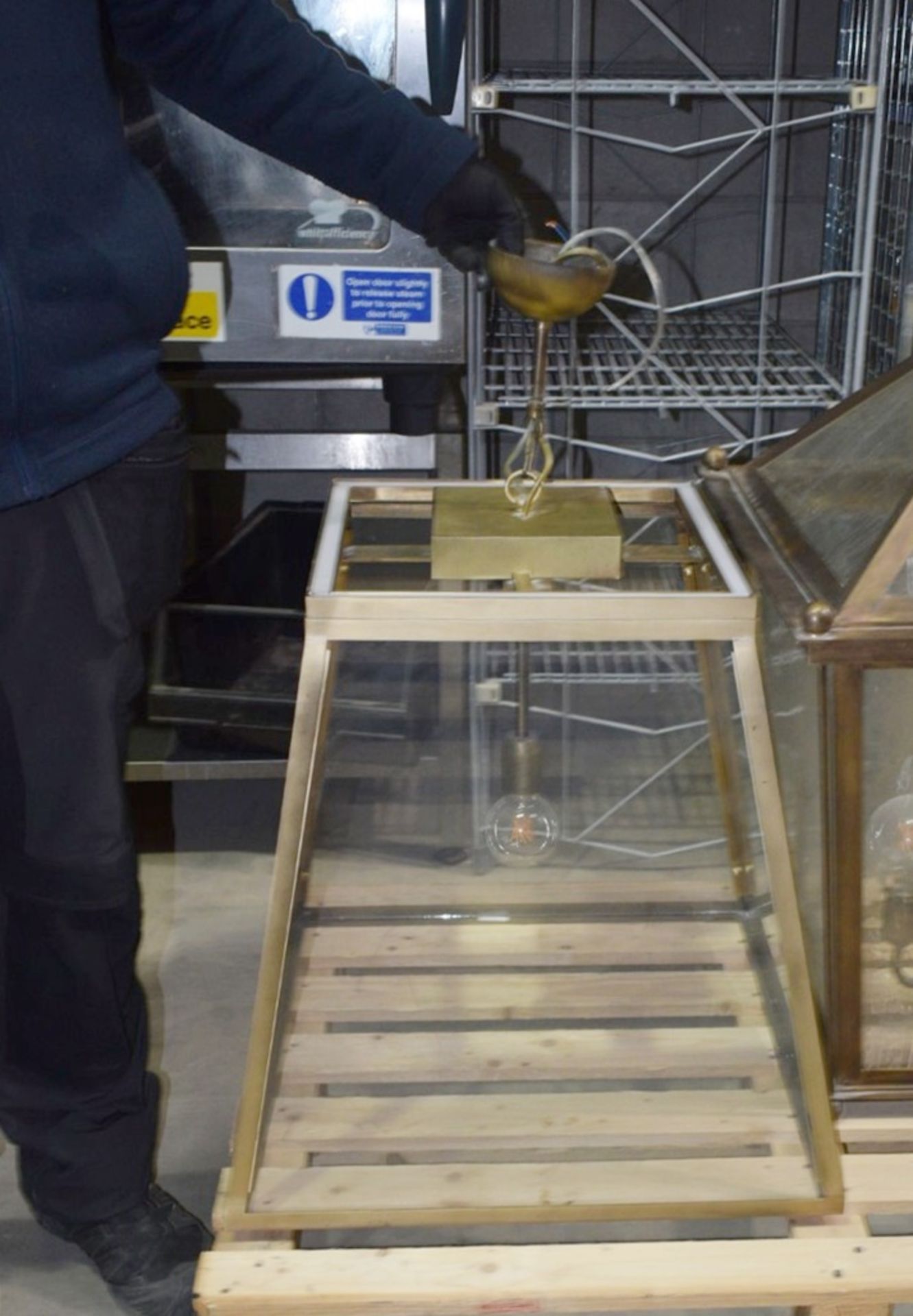 1 x Large High-end Commercial Brass & Glass Lantern Pendant Light Fitting - Image 3 of 6