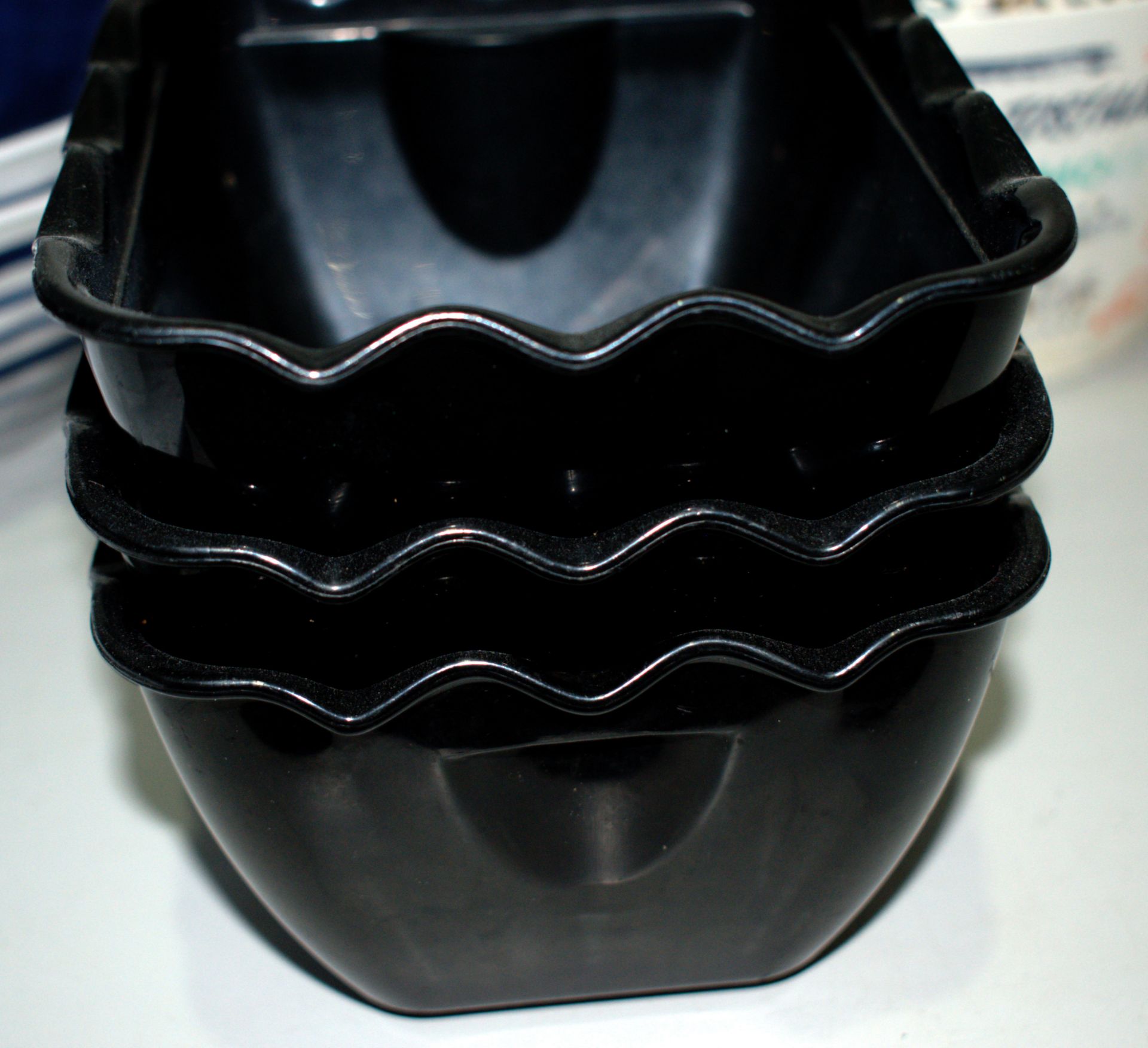 1 x Large Assortment Of Food Bowls - Image 2 of 10