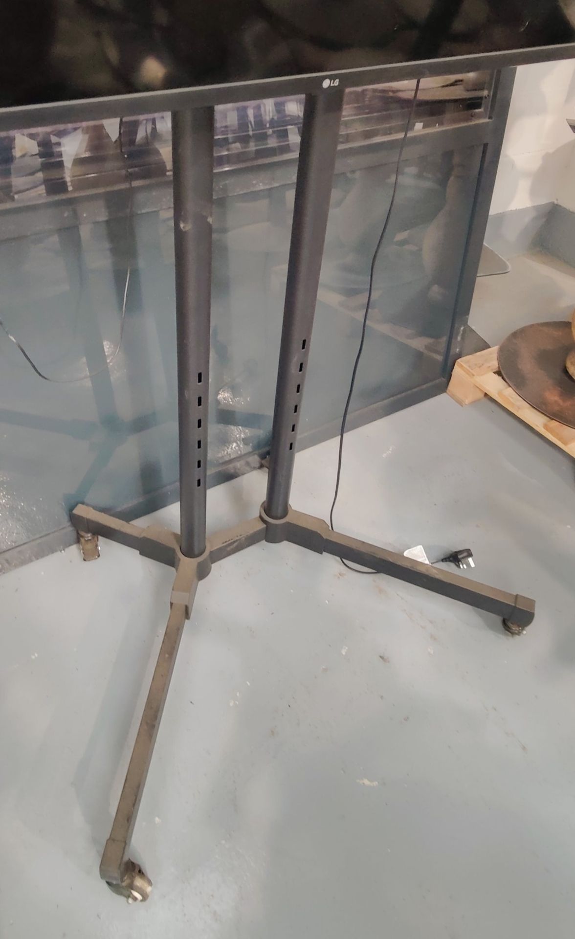 1 x LG 65 Inch 4K Smart Television with Stand, Aria and Fire Stick - Spares or Repairs - Image 6 of 6