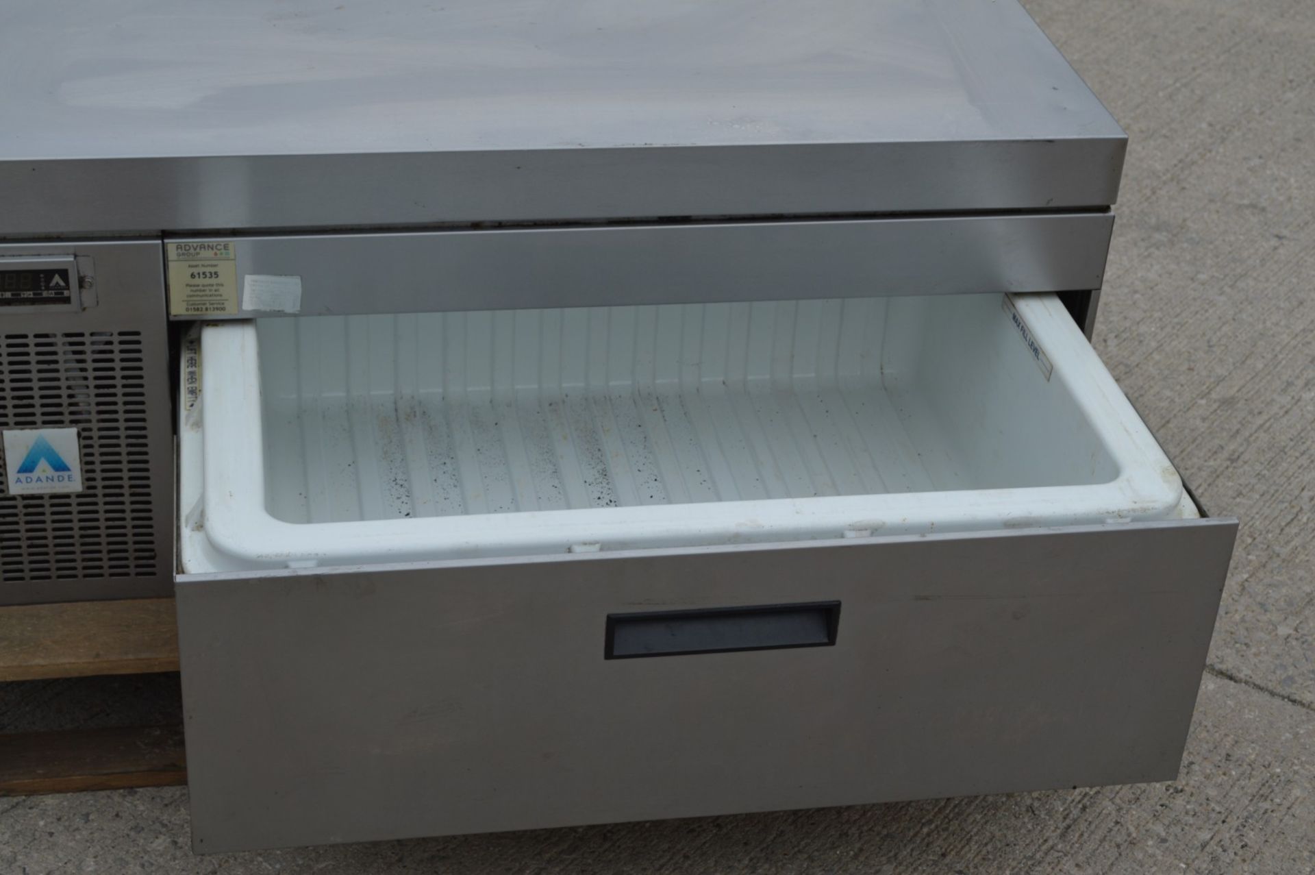 1 x Adande VCS Chef Base Fridge Freezer Single Drawer - Dimensions: H47 x W110 x D70 cms - Image 8 of 11