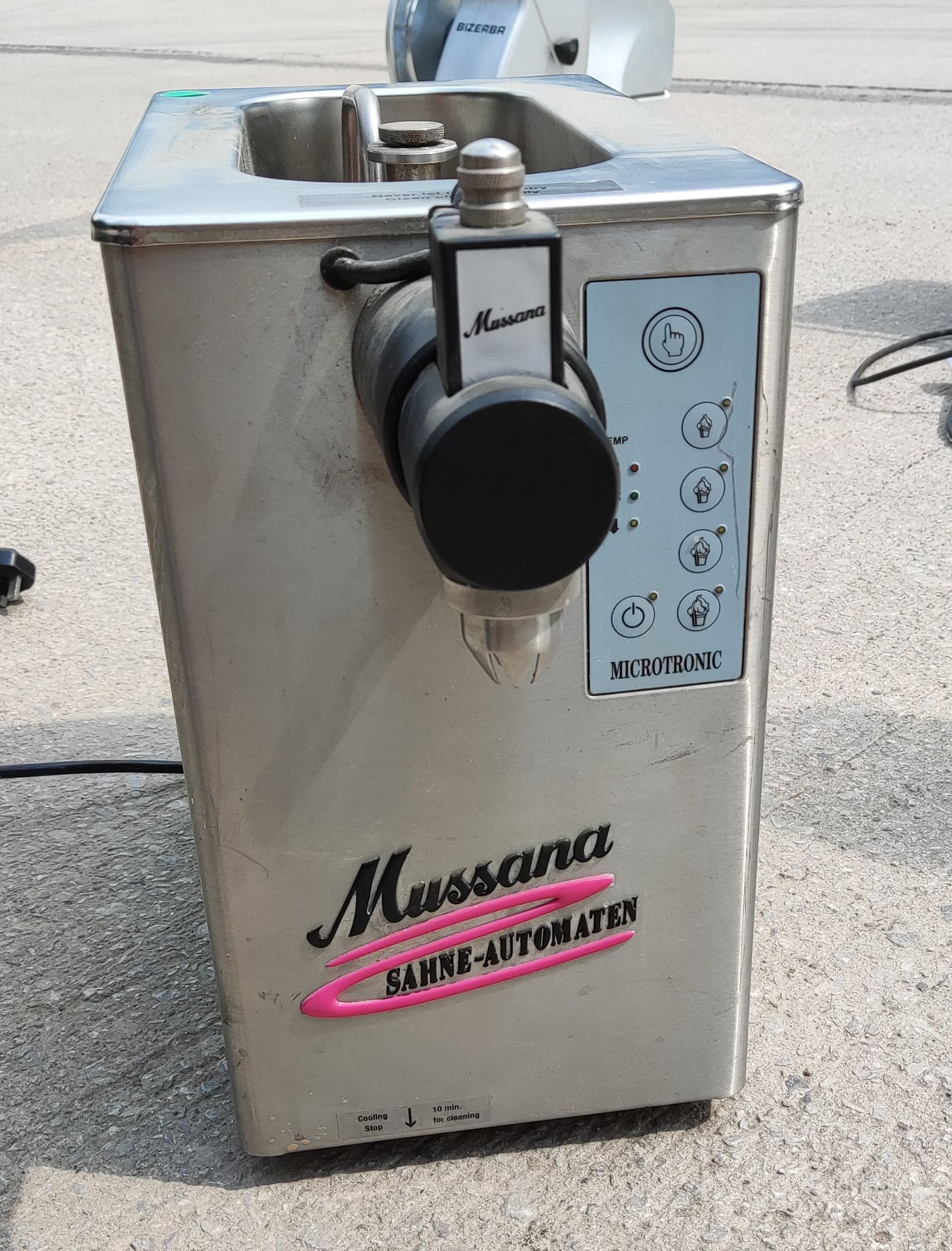 1 x HANS KRATT Mussana Pony Whipped Cream Machine - RRP £2,699.00 - Image 8 of 14