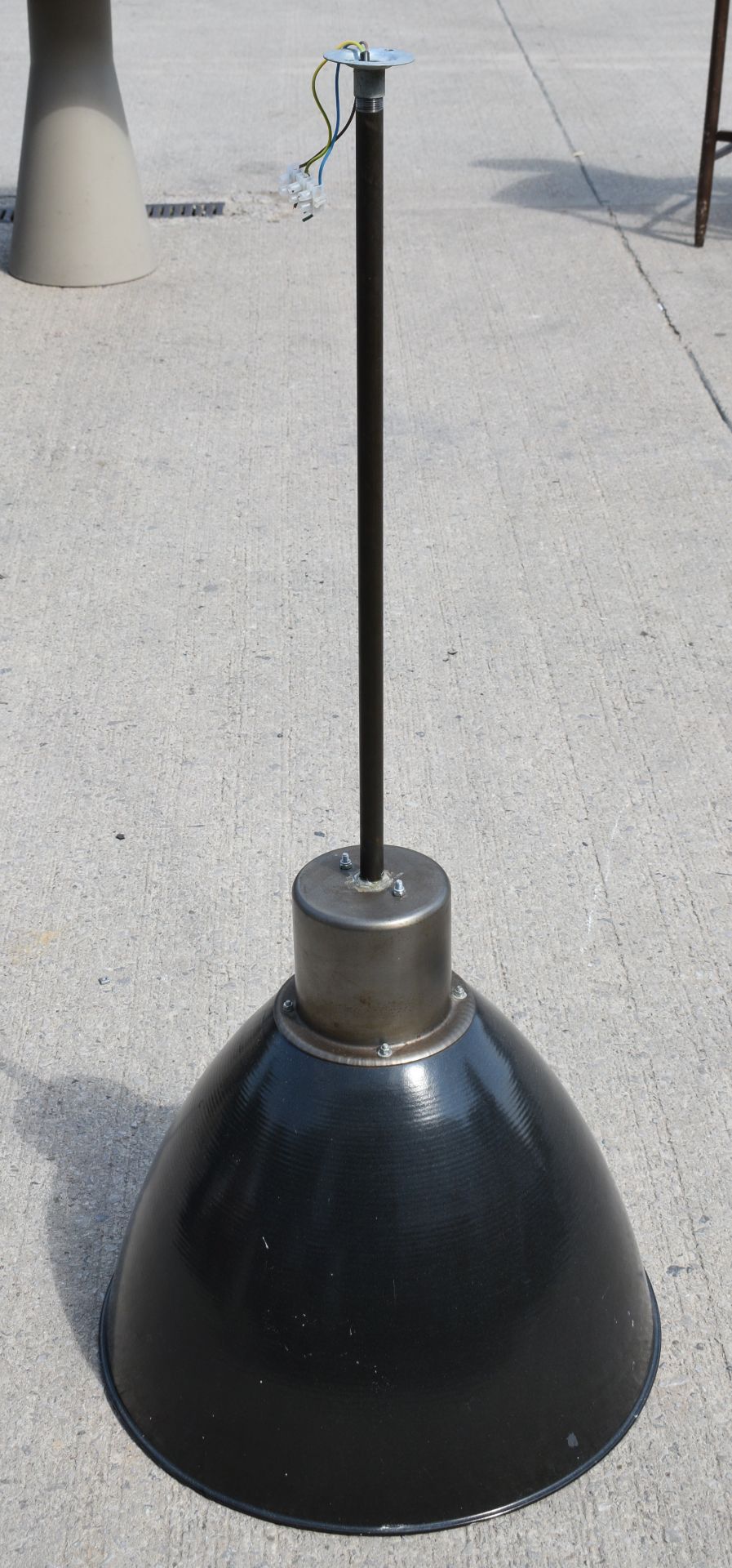 1 x Industrial Factory Suspended Ceiling Light Featuring an Enamel Finish - Dimensions: H53/120