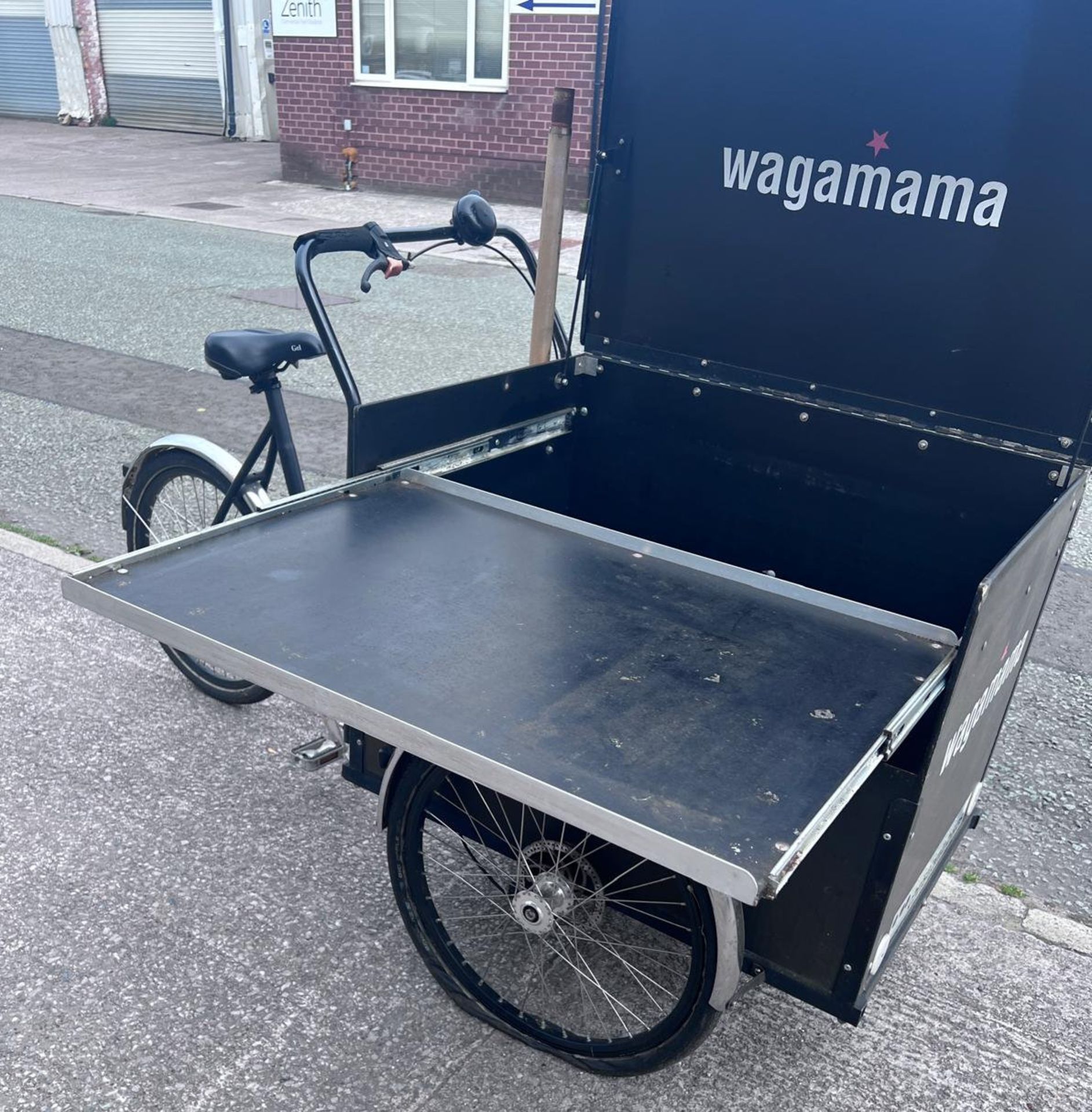 1 x Christiania Three Wheel Event Bike - Single Speed Bike Featuring a Secure Box with Gas Lift Lid