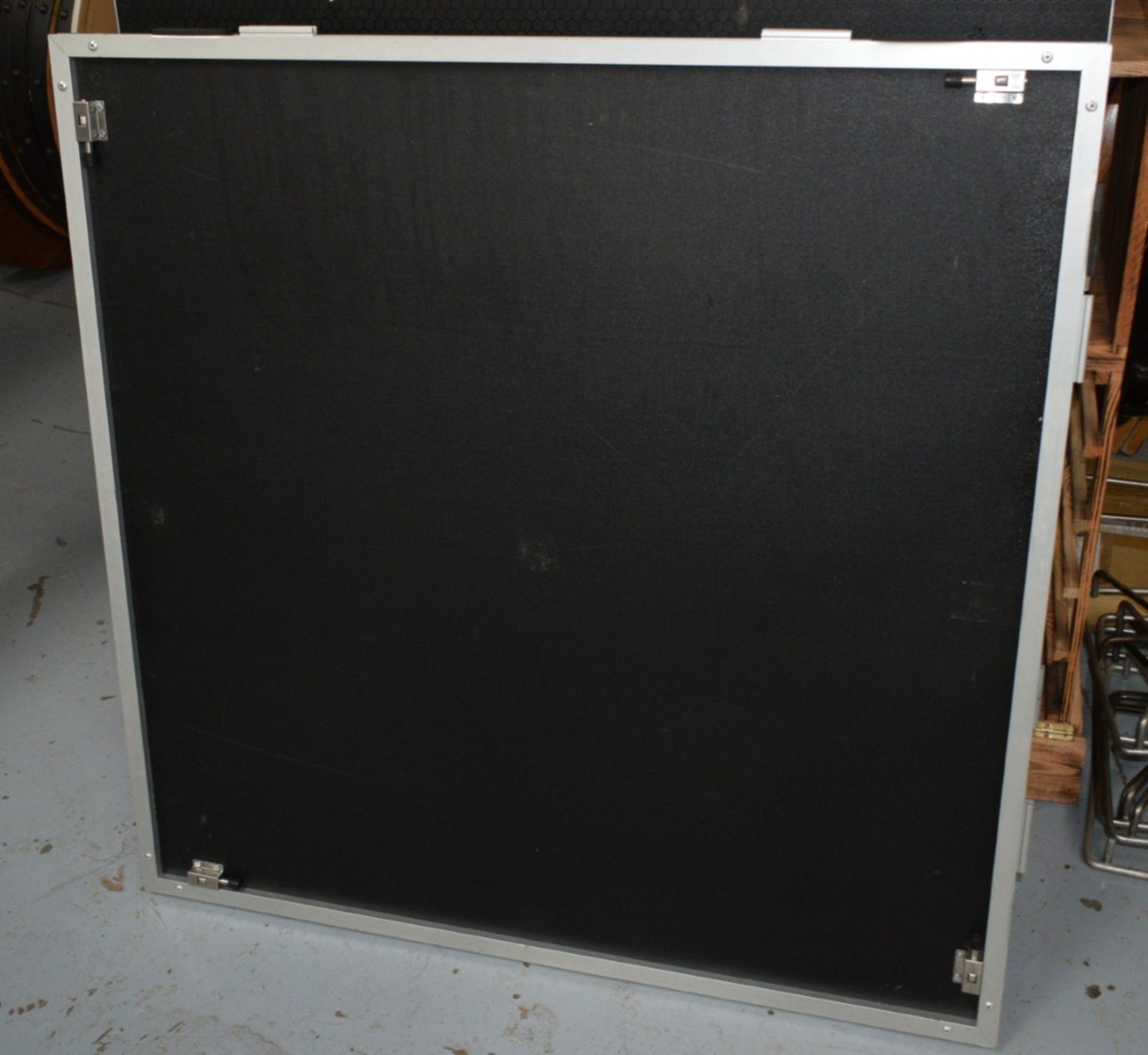 1 x Power Dynamics Mobile Spider Stage - Dimensions: H63 x W100 x D100 cms - Image 8 of 9