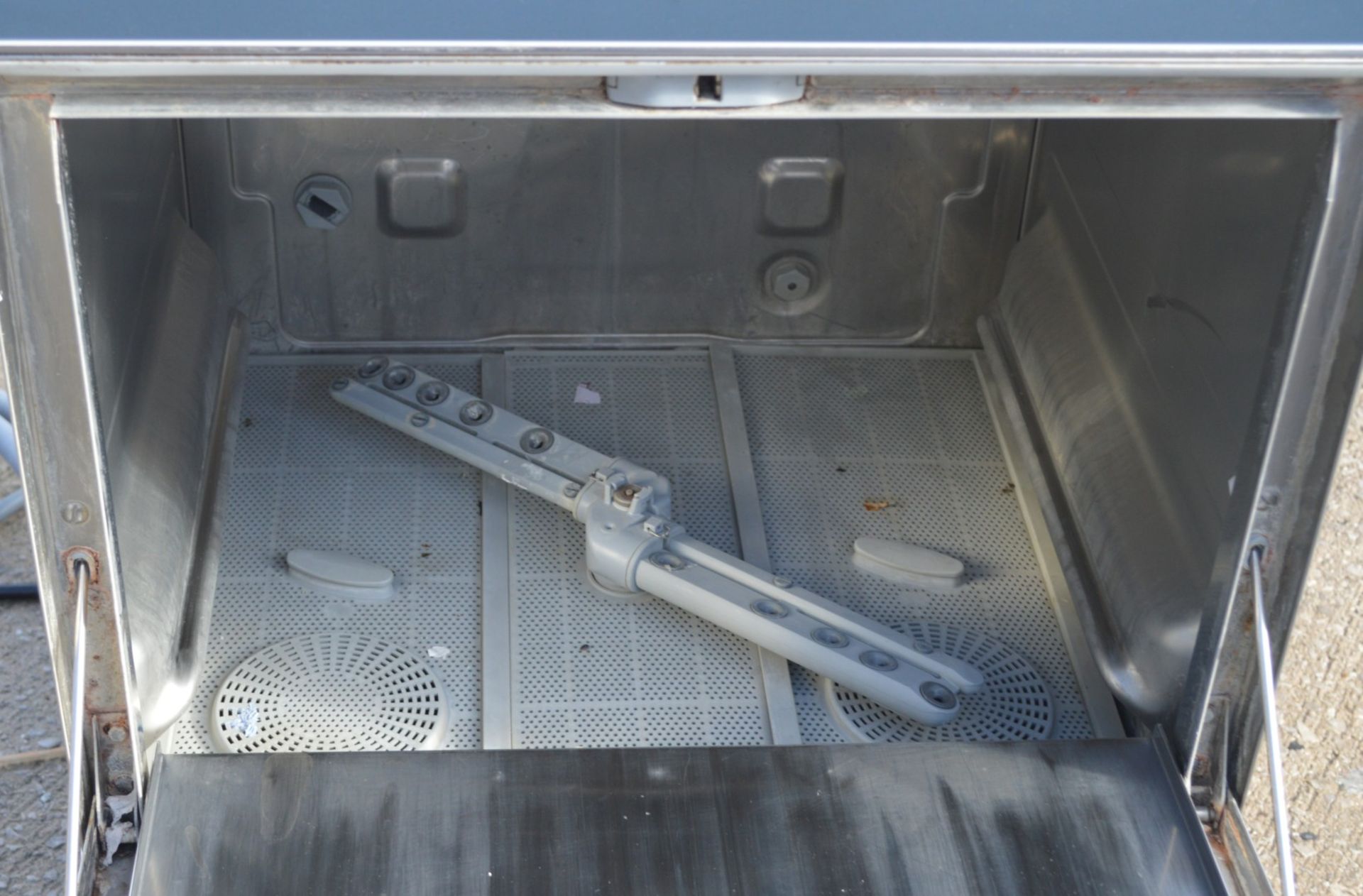 1 x Maidaid C515 Undercounter Dishwasher - 240v - Manufactured in 2021 - Rack Size: 500x500mm - Image 4 of 10