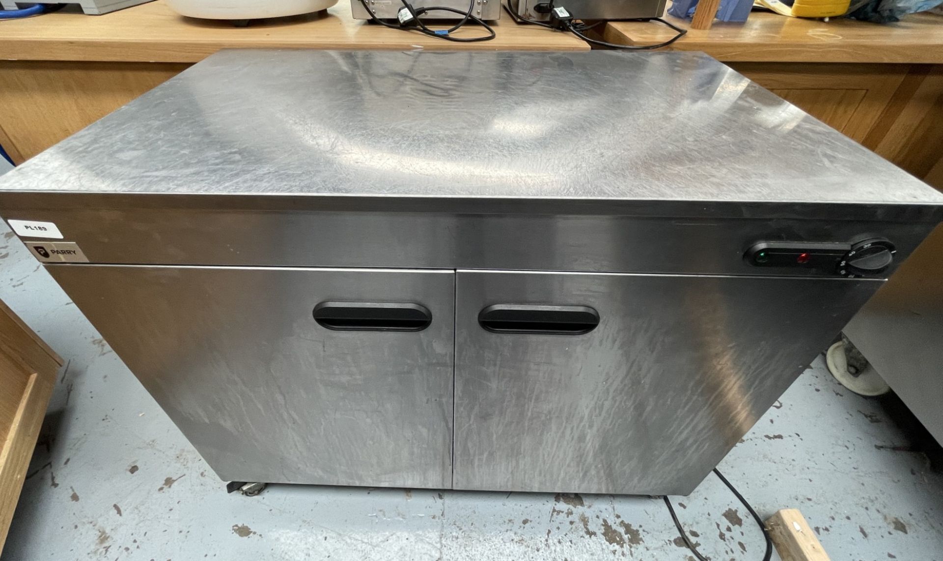 1 x Parry 9214 Double Door Hot Cupboard Plate Warmer - 240 Plate Capacity - Temperature control - Image 6 of 9