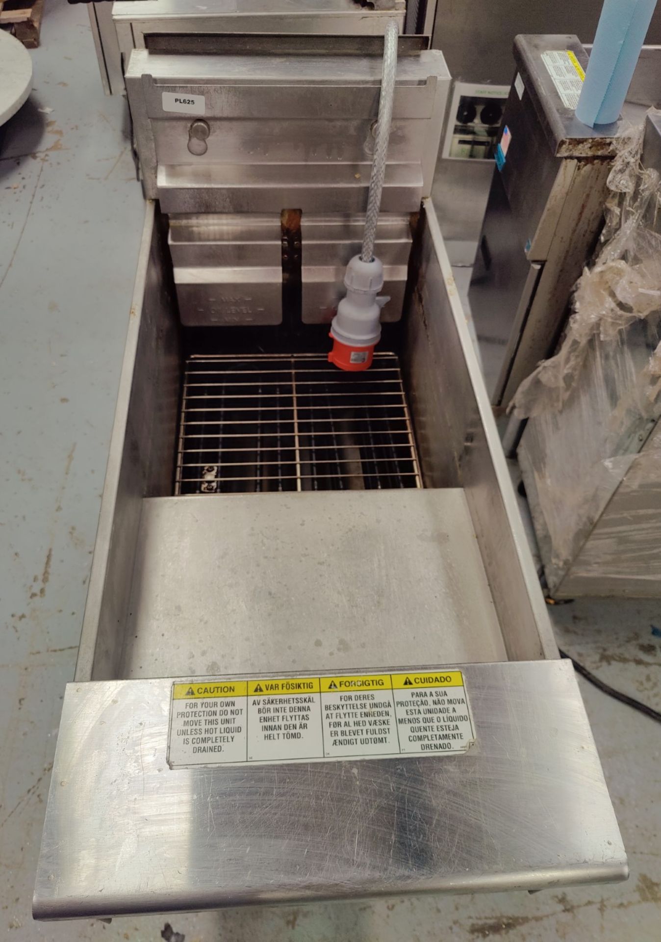 1 x Pitco SE14 Single Tank Electric Fryer without Baskets - 17kW 3 Phase - Dimensions: H110 x W40 - Image 4 of 14