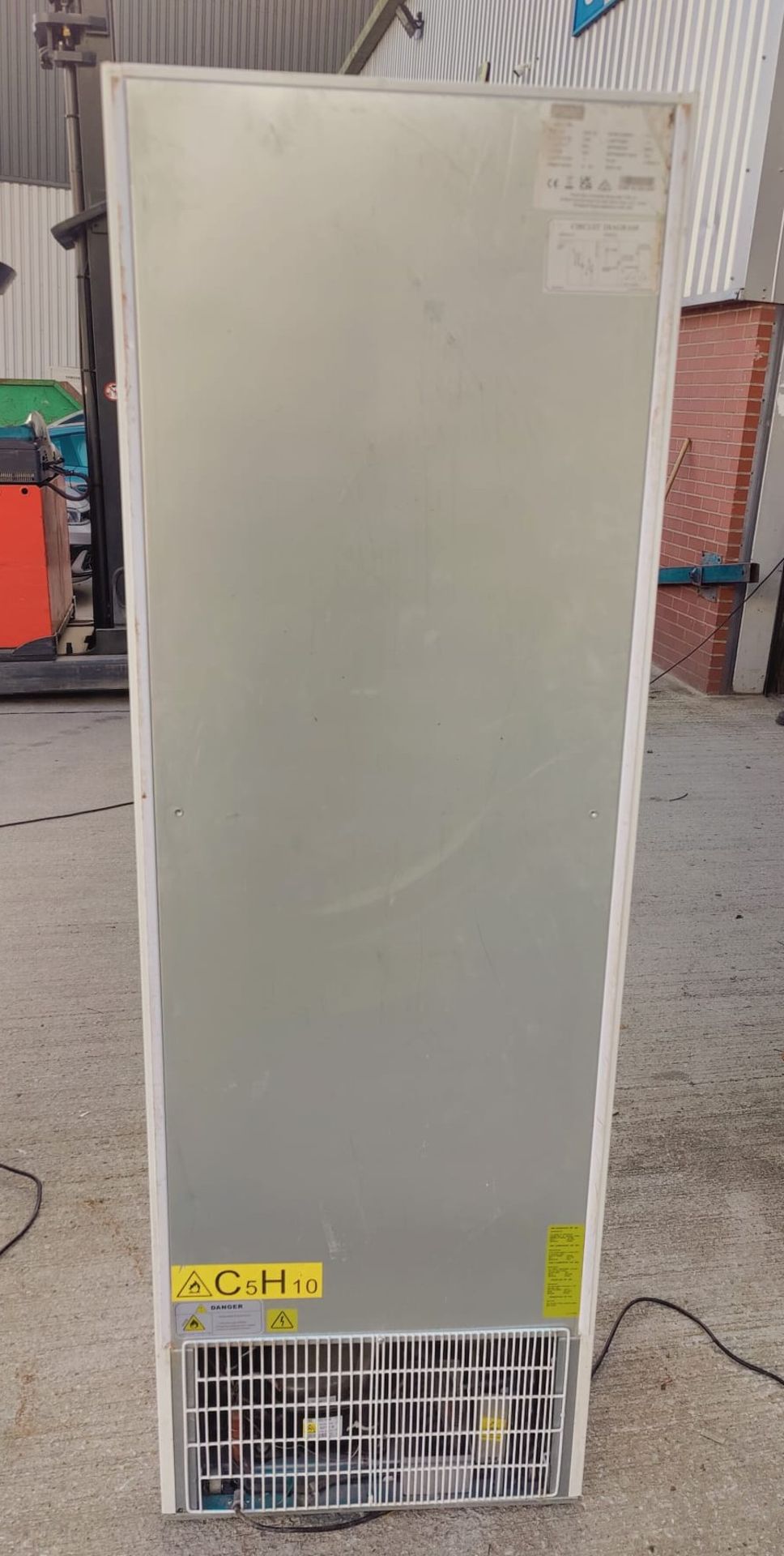 1 x Polar CD087 Upright Single Door Drinks Display Fridge - Dimensions: H185 x W60 x 60 cms - Image 5 of 14